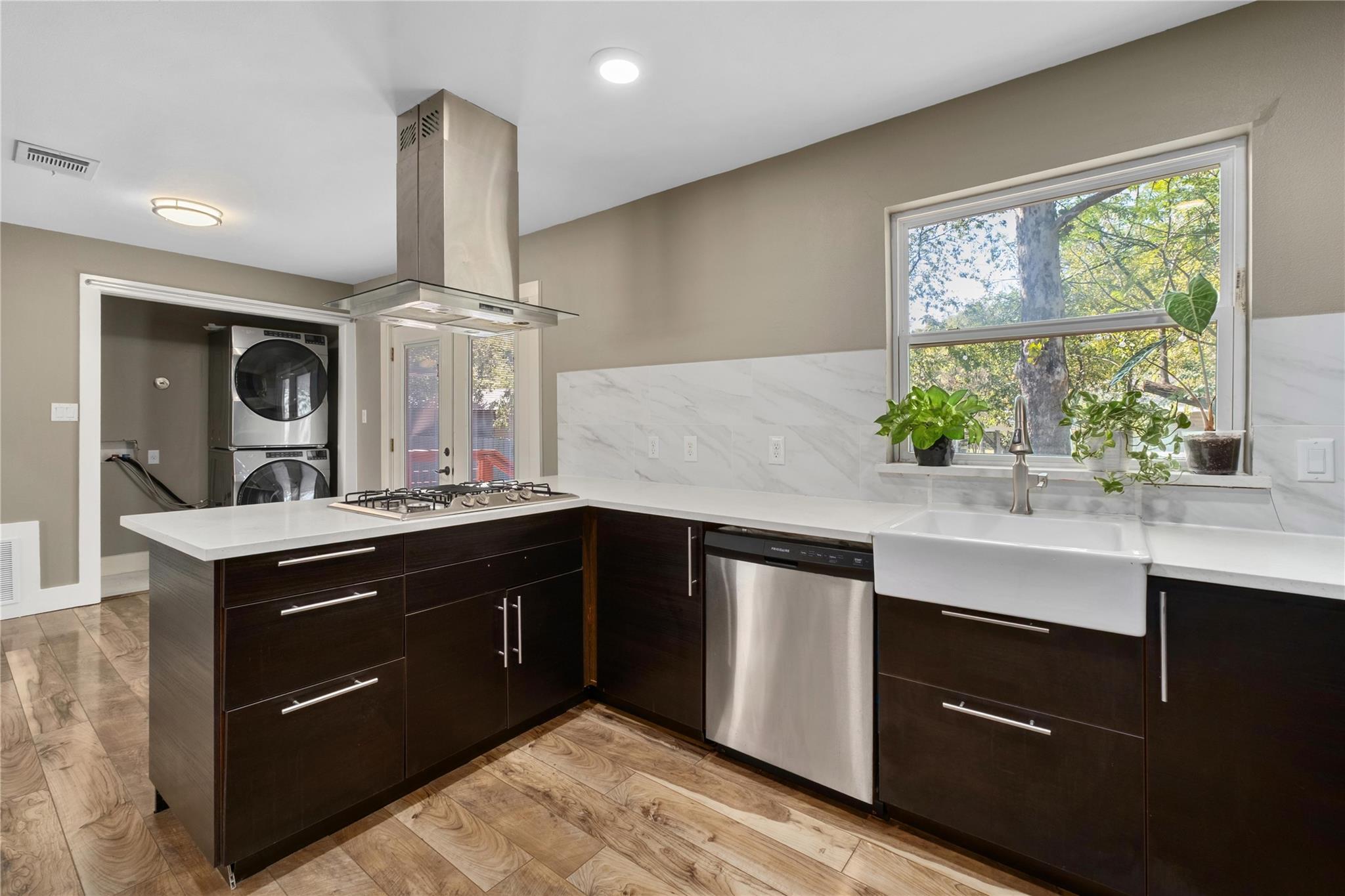 1204 Eleanor St, Austin, TX 78721