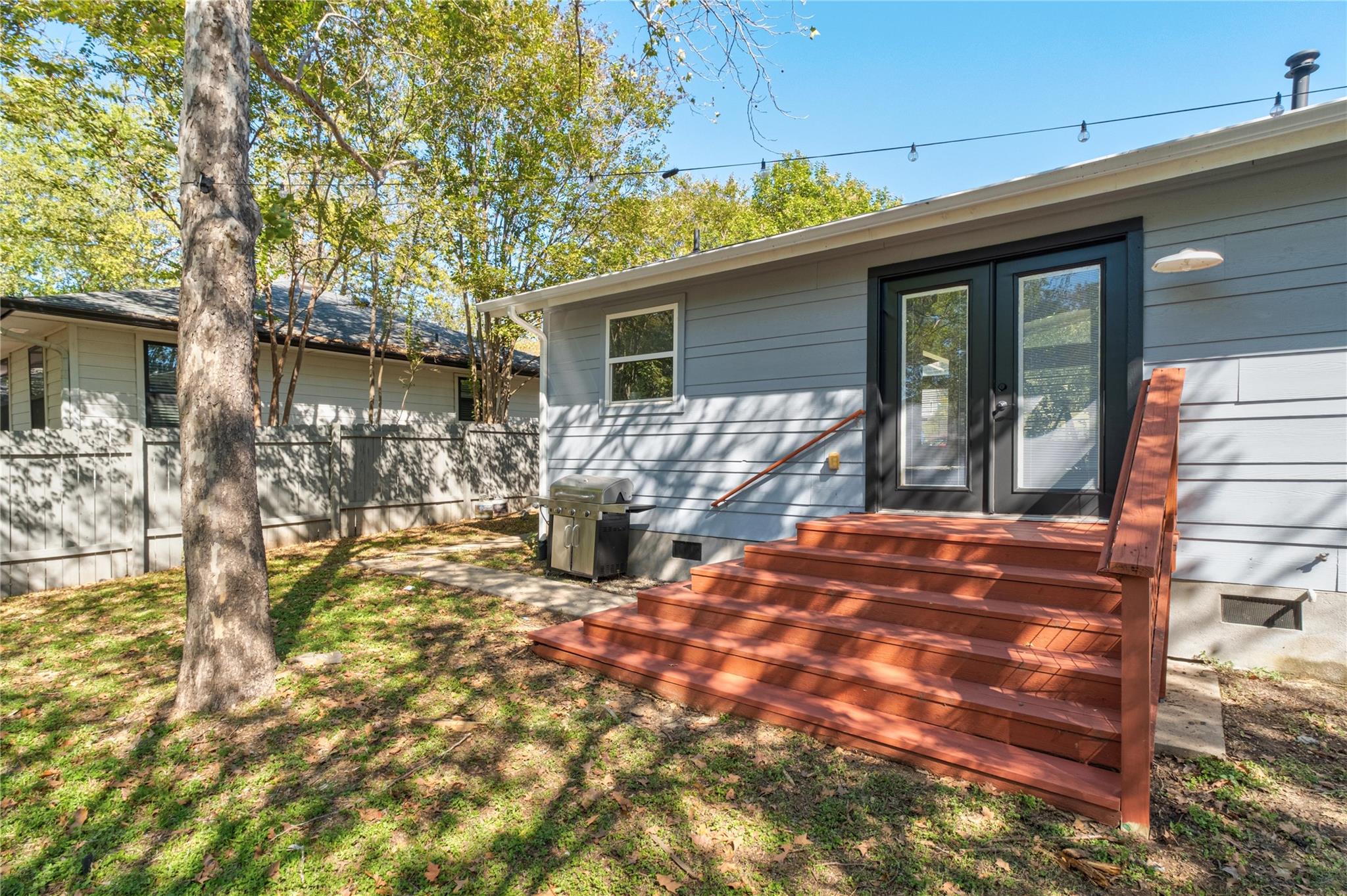 1204 Eleanor St, Austin, TX 78721