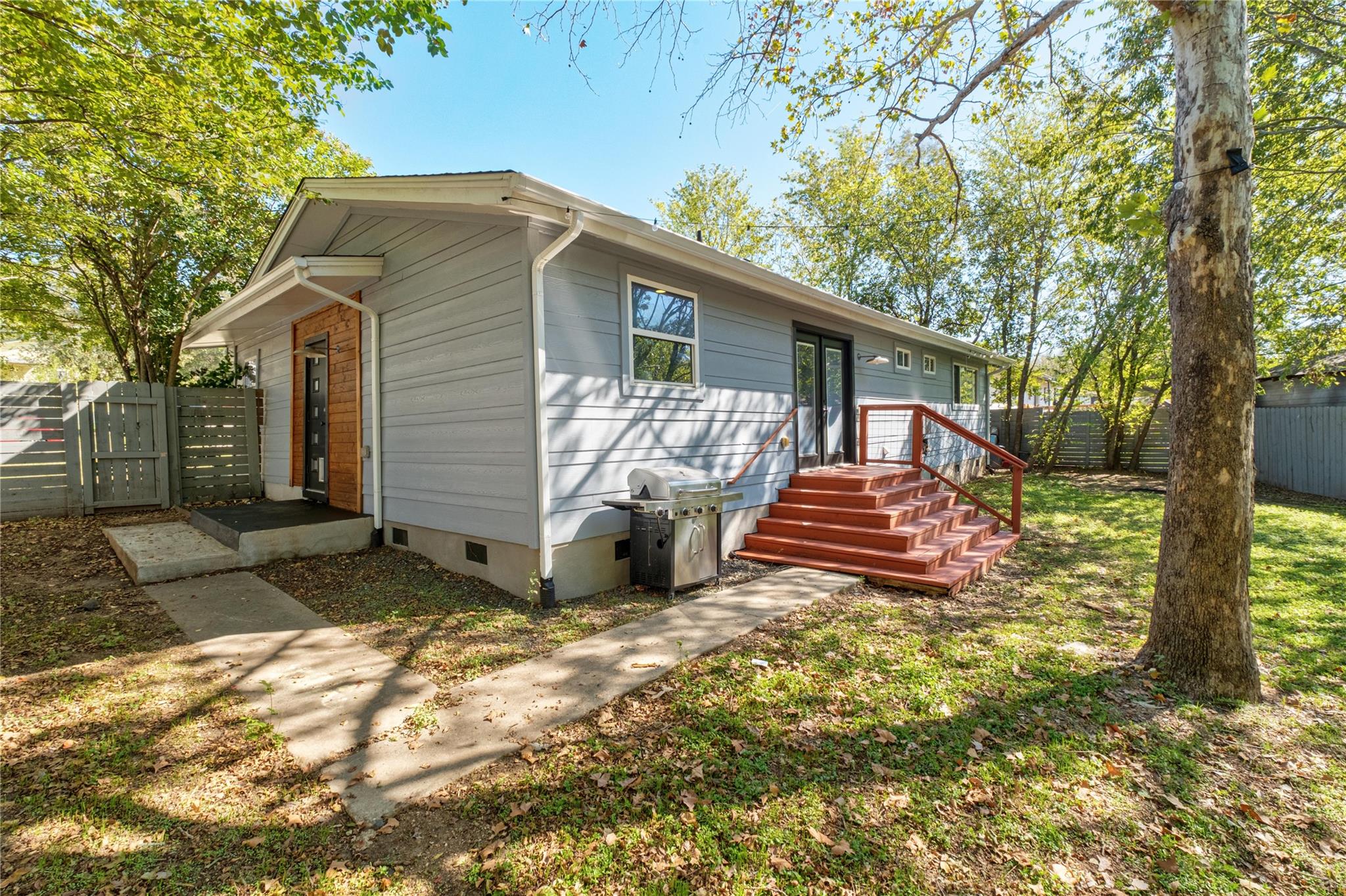 1204 Eleanor St, Austin, TX 78721