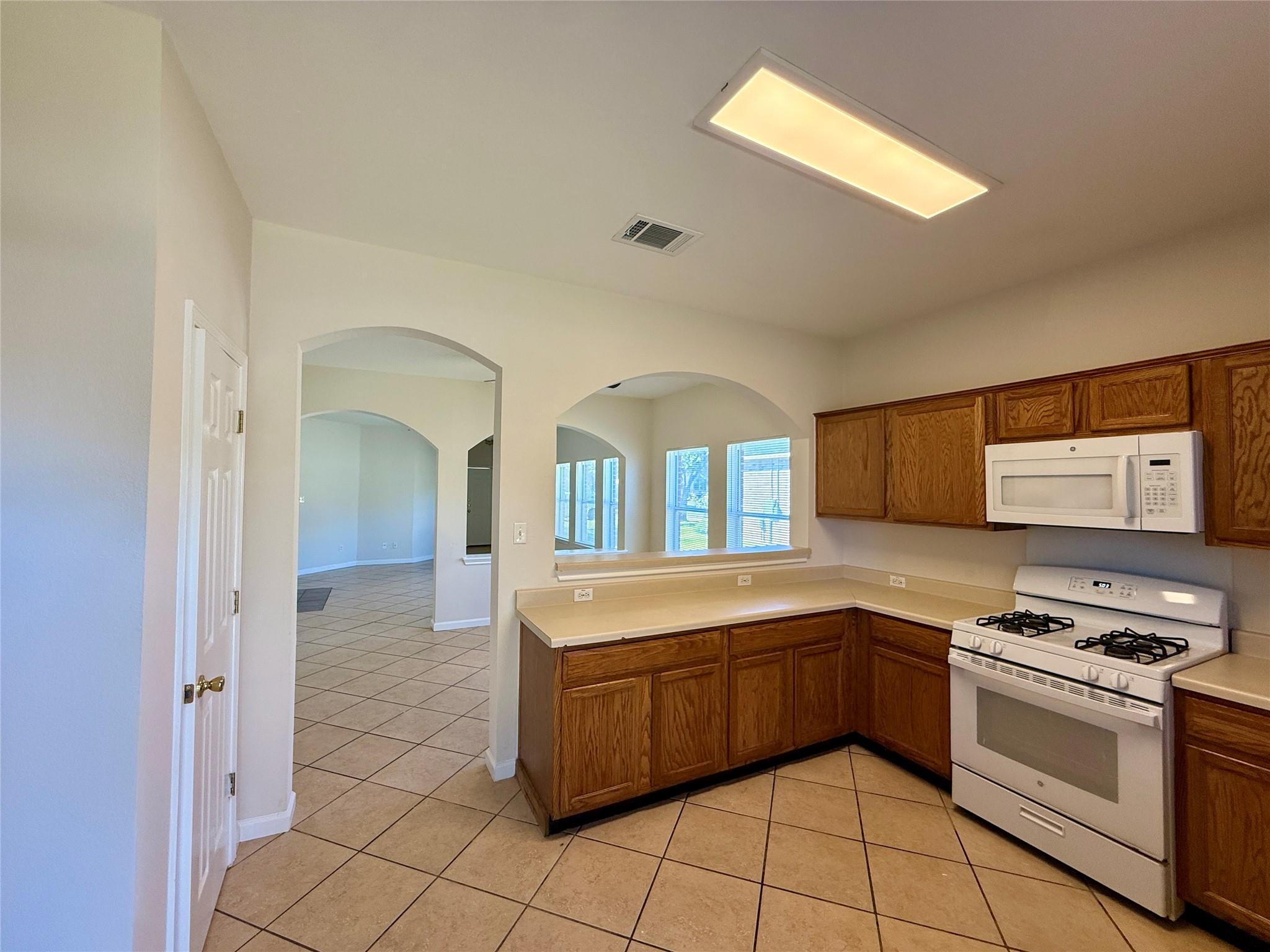 702 Estancia Way, Leander, TX 78641