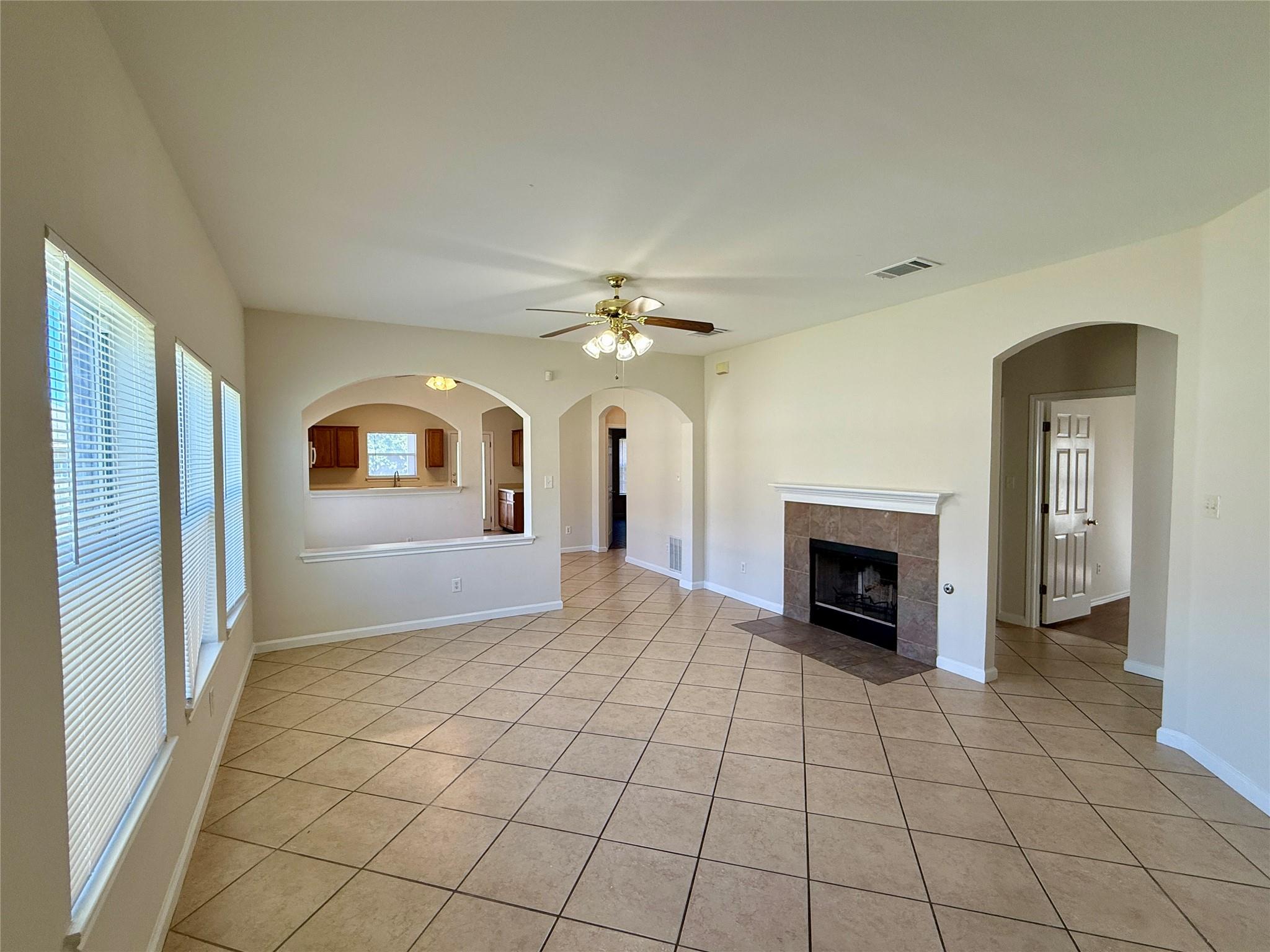 702 Estancia Way, Leander, TX 78641