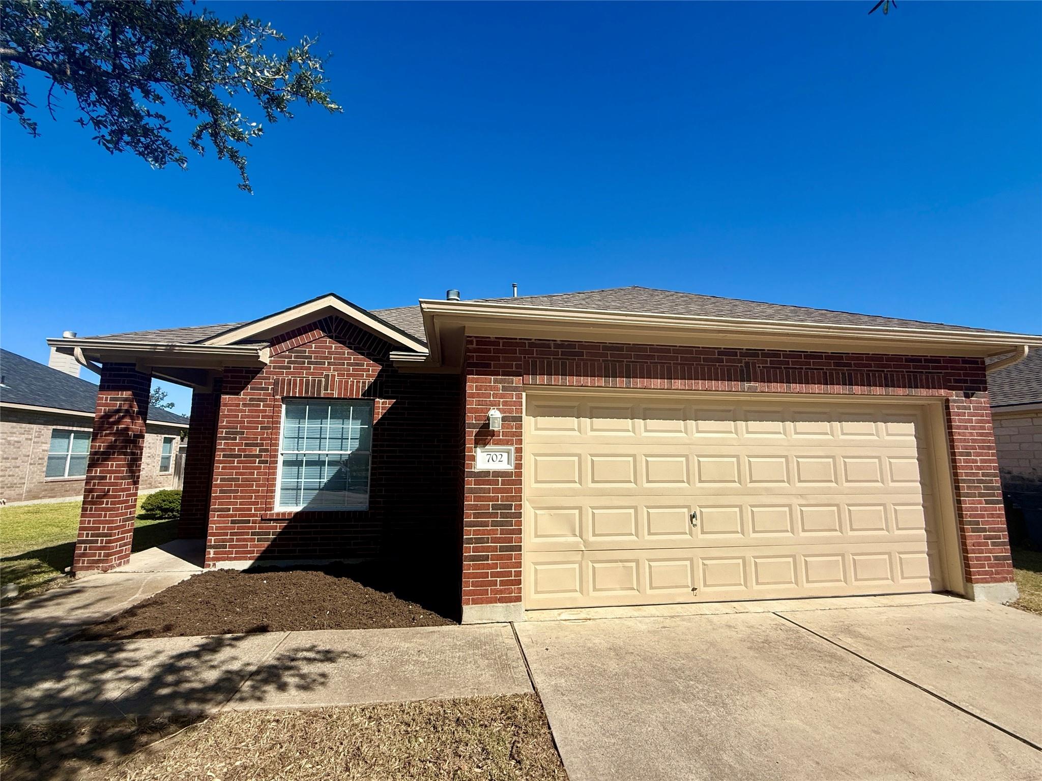 702 Estancia Way, Leander, TX 78641