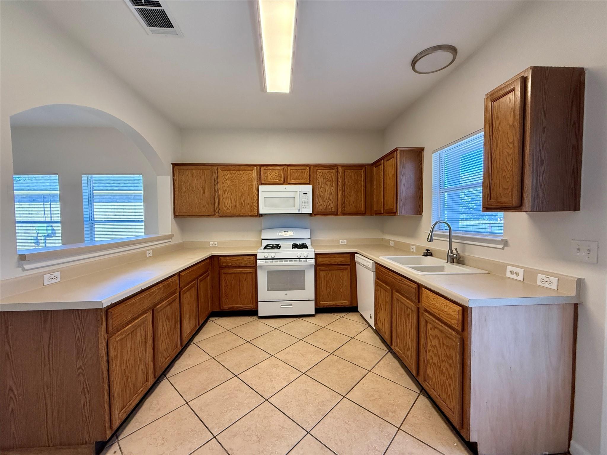 702 Estancia Way, Leander, TX 78641