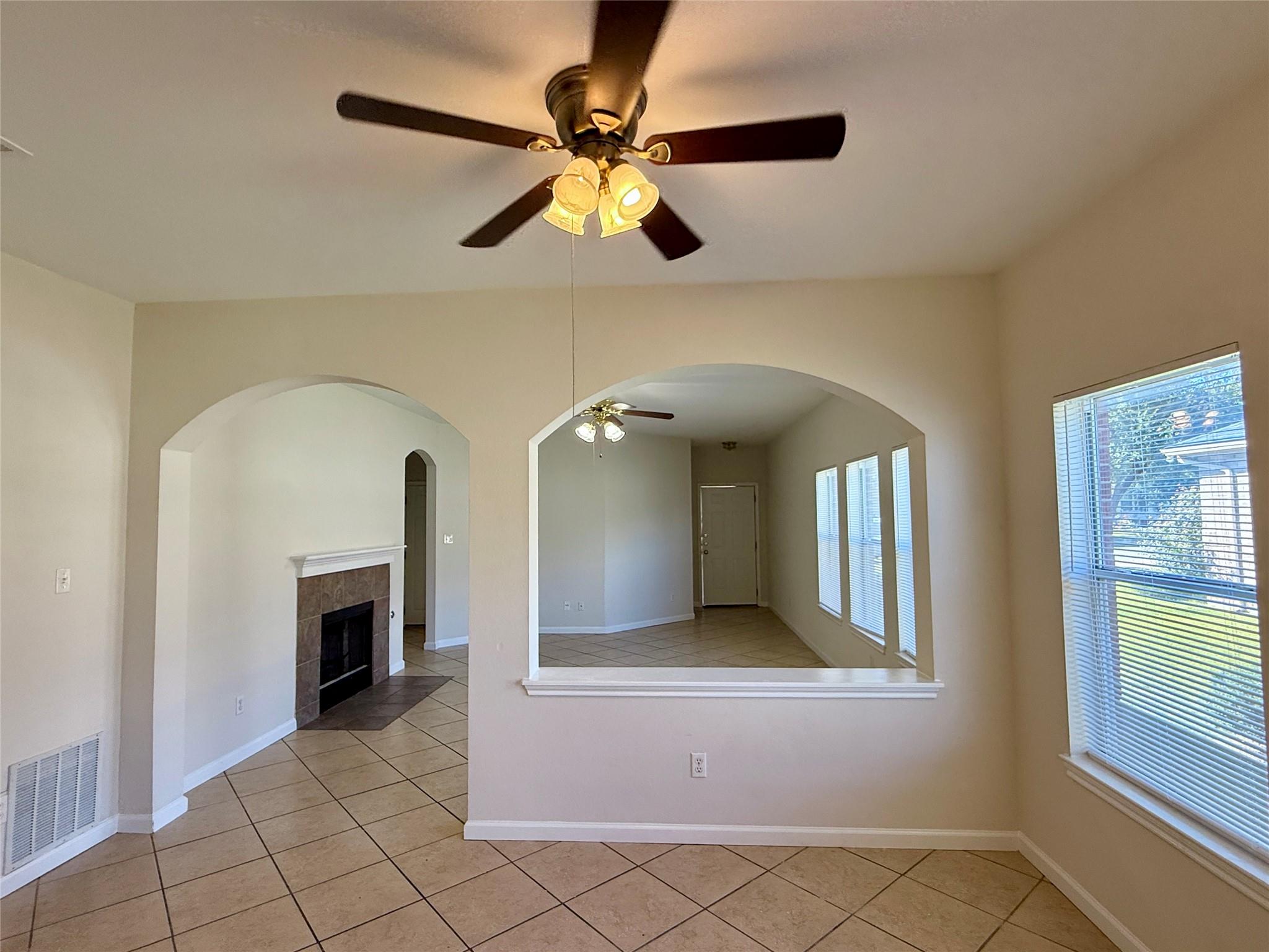 702 Estancia Way, Leander, TX 78641