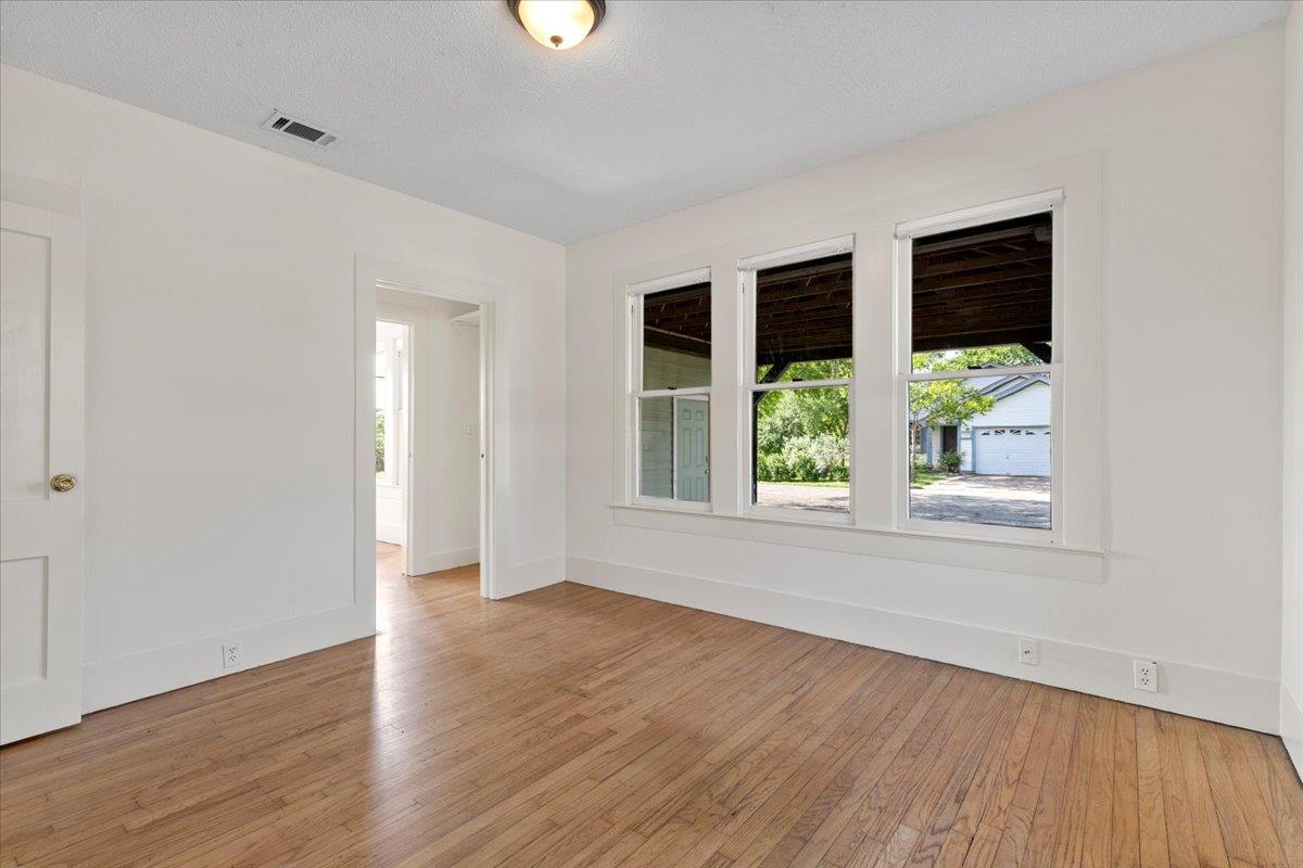 205 S Fm 1660 S, Hutto, TX 78634