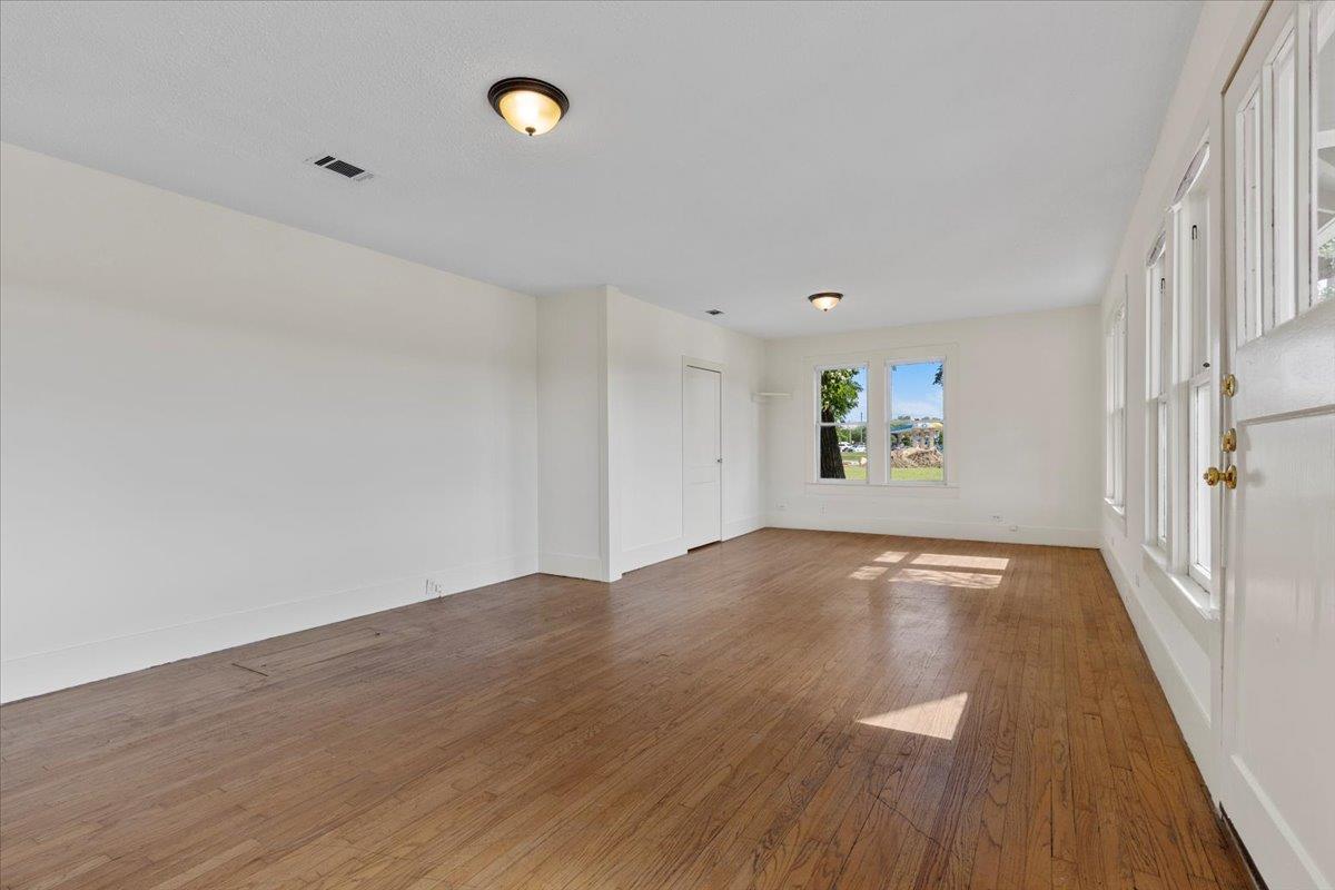 205 S Fm 1660 S, Hutto, TX 78634