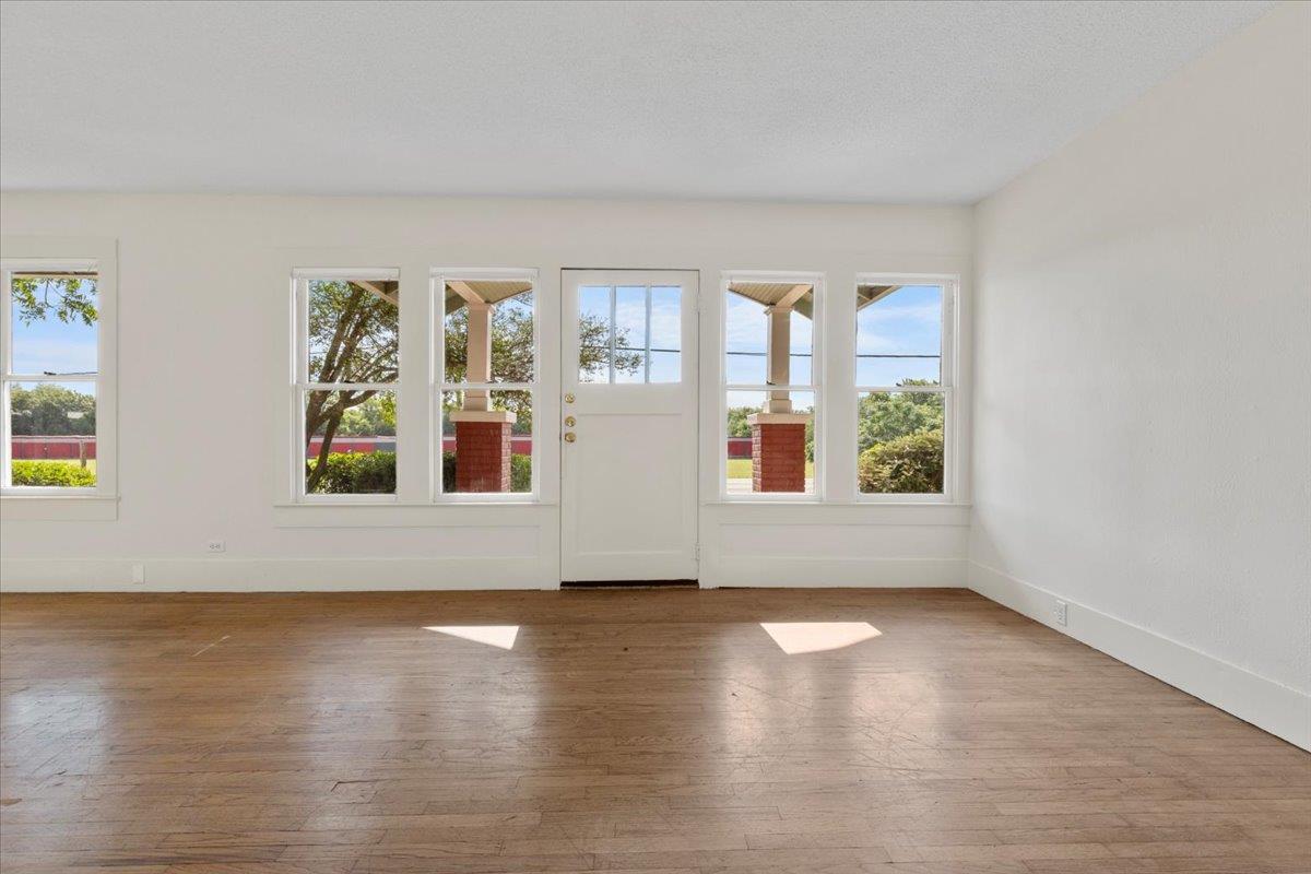 205 S Fm 1660 S, Hutto, TX 78634