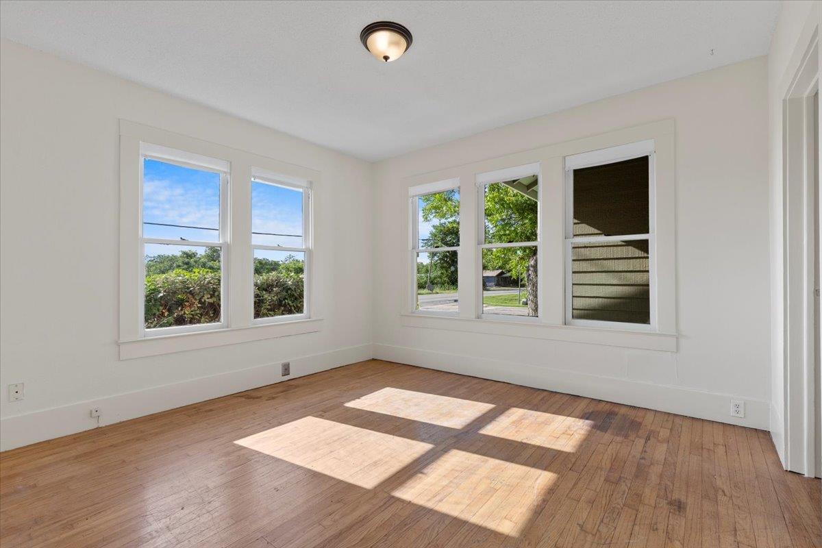 205 S Fm 1660 S, Hutto, TX 78634