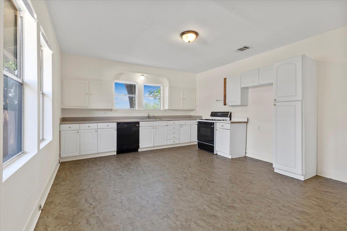 205 S Fm 1660 S, Hutto, TX 78634