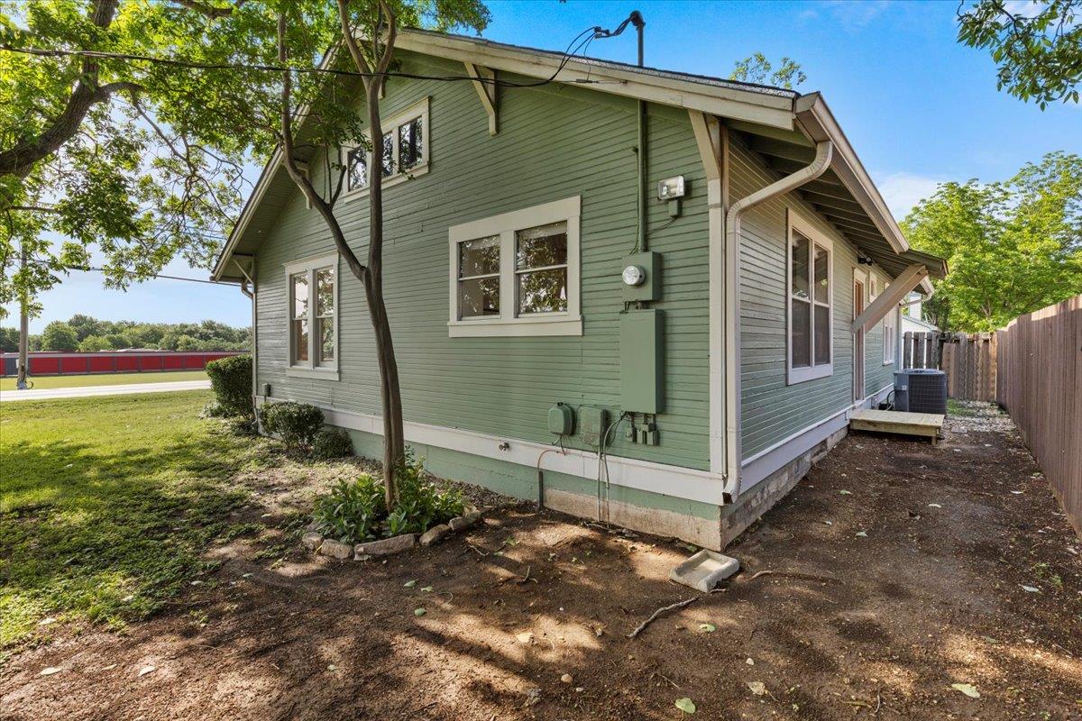 205 S Fm 1660 S, Hutto, TX 78634