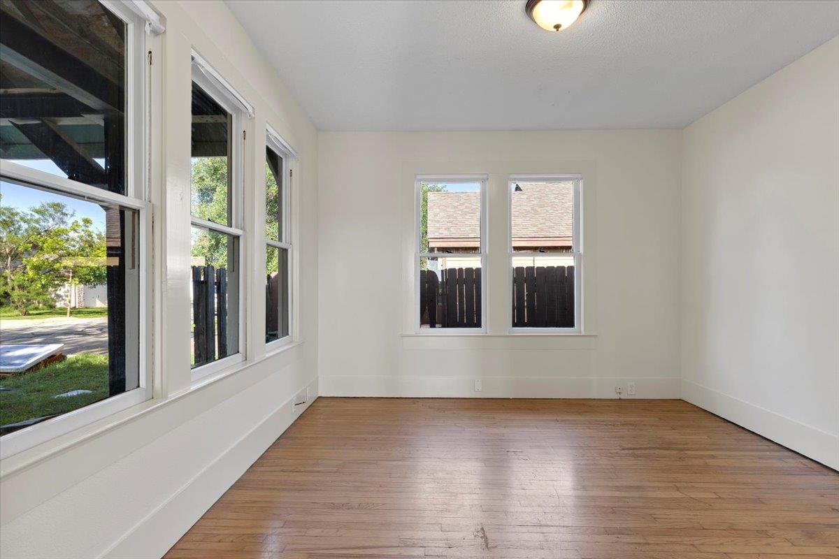 205 S Fm 1660 S, Hutto, TX 78634