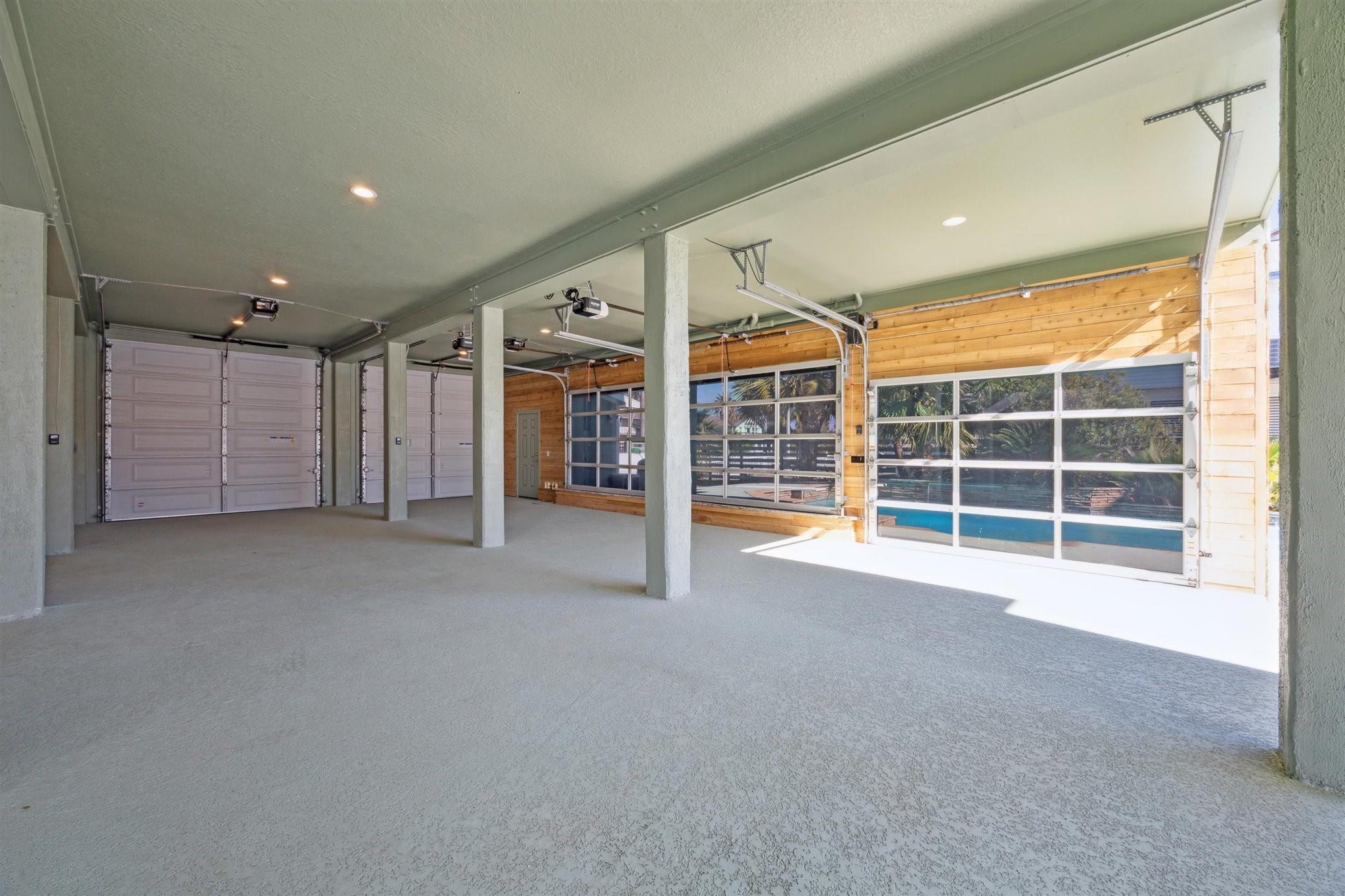 1315 Tiki Dr, Galveston, TX 77554