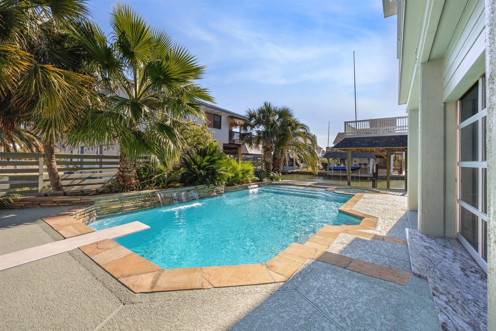 1315 Tiki Dr, Galveston, TX 77554