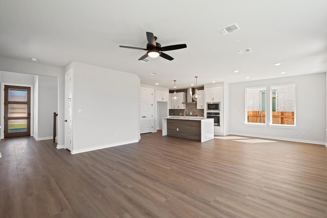 1160 North Roger Hanks Parkway, Dripping Springs, TX 78620