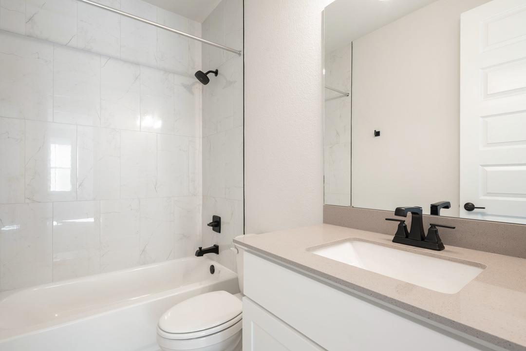 1160 North Roger Hanks Parkway, Dripping Springs, TX 78620