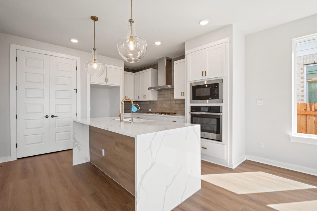 1160 North Roger Hanks Parkway, Dripping Springs, TX 78620