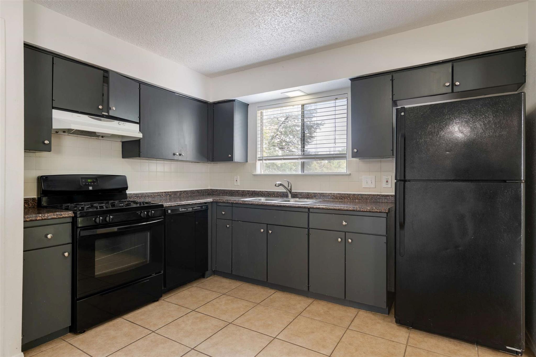 1207 W Rundberg Ln, Austin, TX 78758