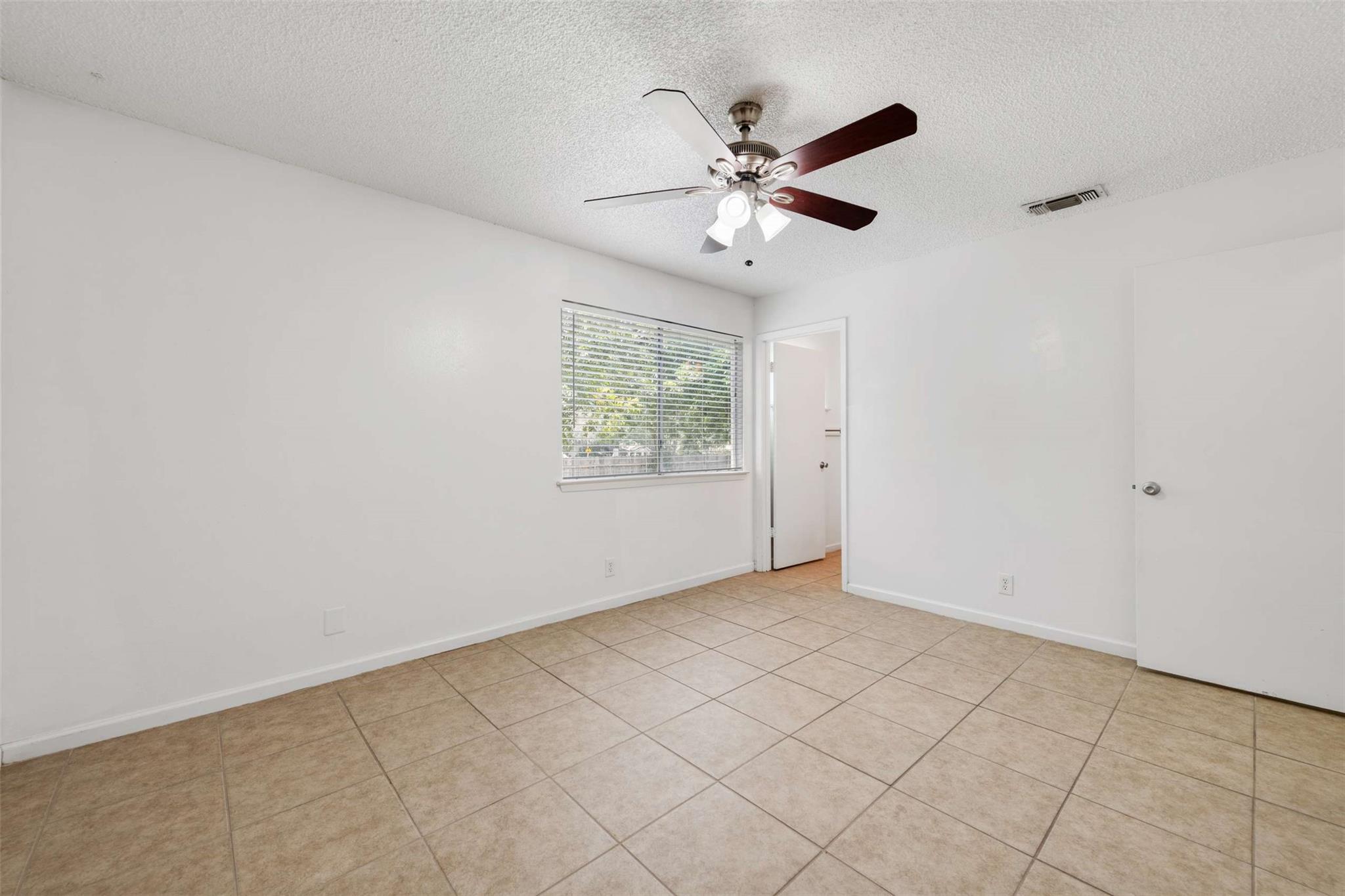 1207 W Rundberg Ln, Austin, TX 78758