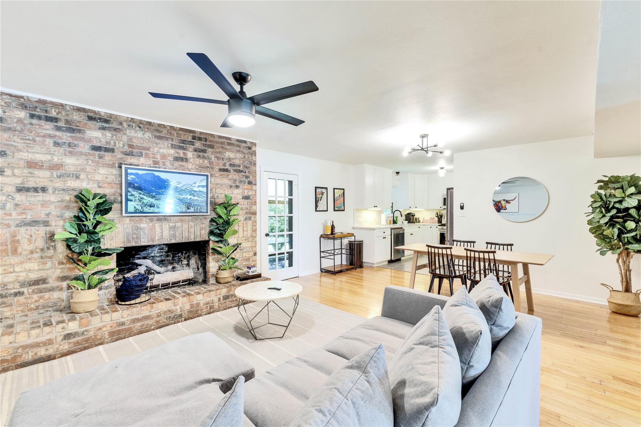 3306 S Pleasant Valley Rd, Austin, TX 78741