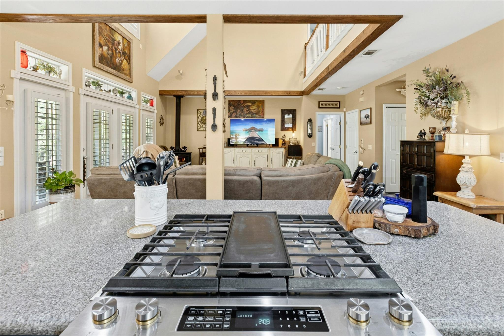 412 Woody Hollow Rd, Luling, TX 78648