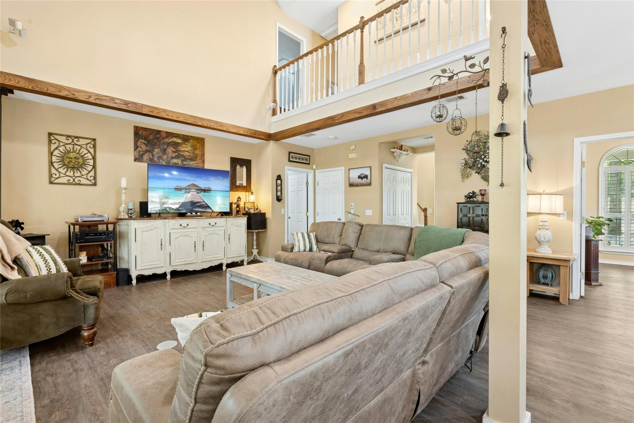 412 Woody Hollow Rd, Luling, TX 78648