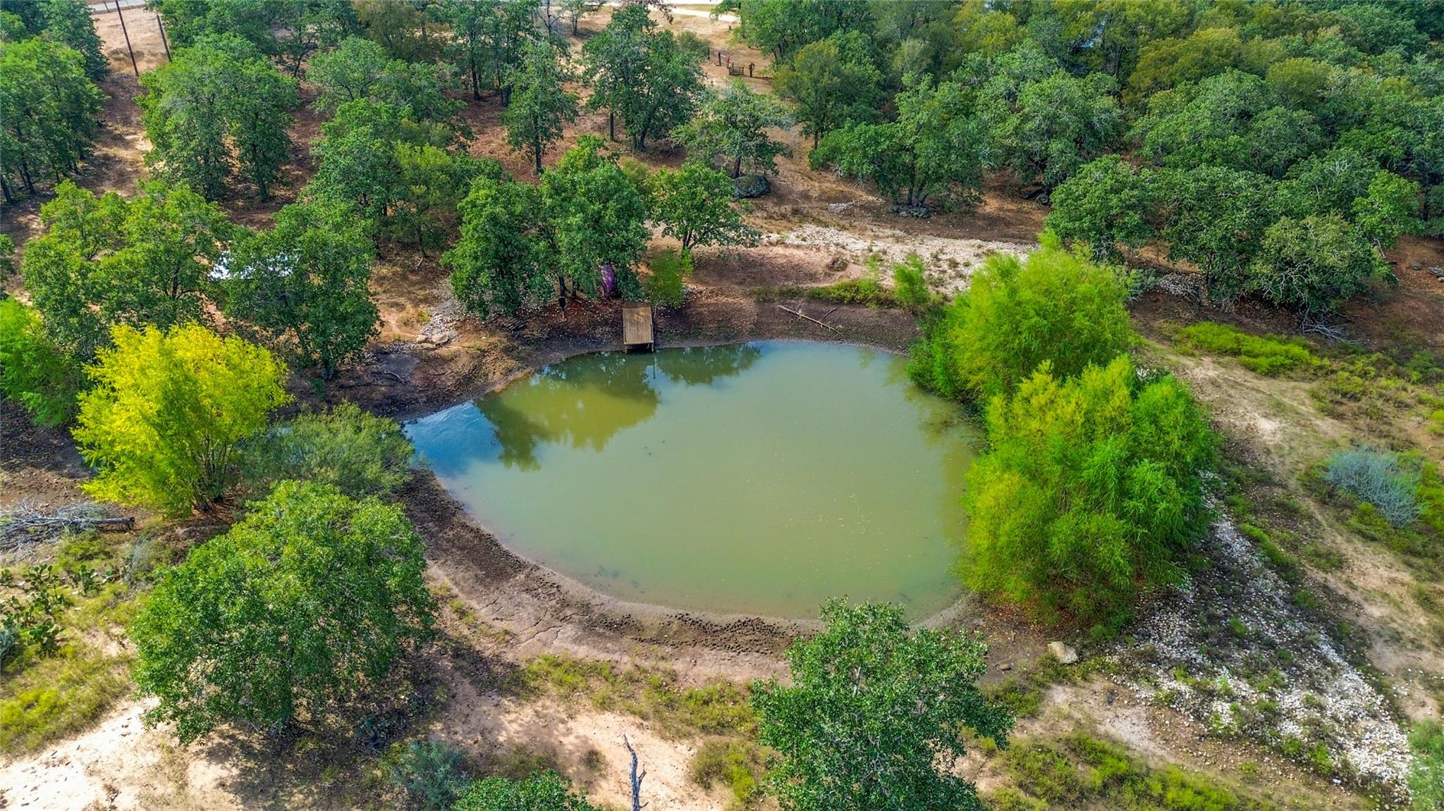 412 Woody Hollow Rd, Luling, TX 78648