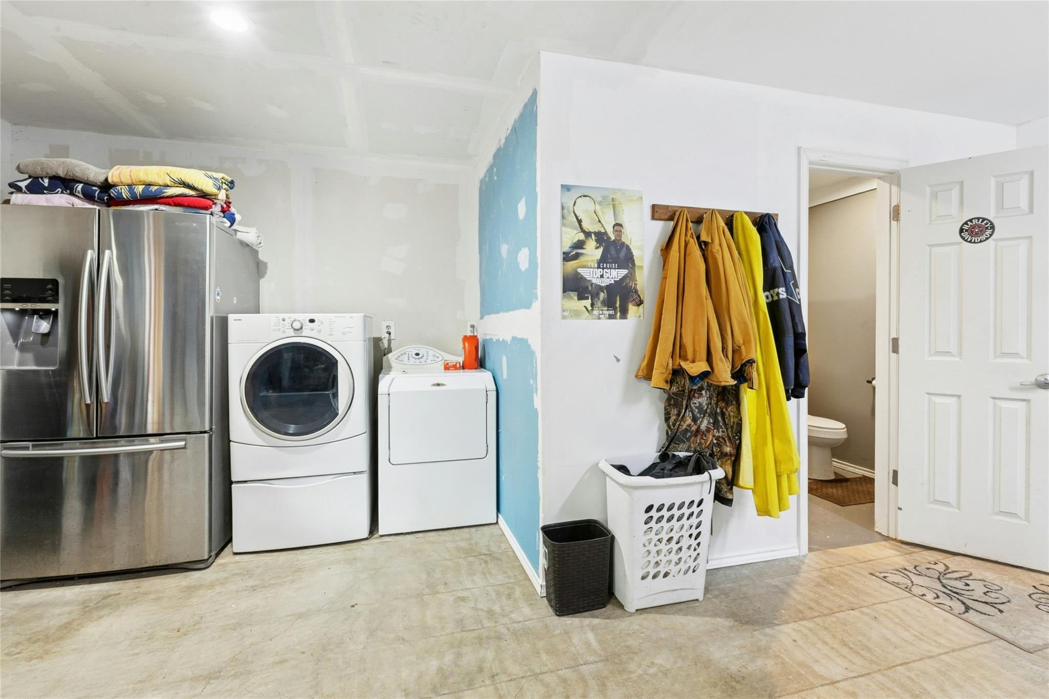 412 Woody Hollow Rd, Luling, TX 78648