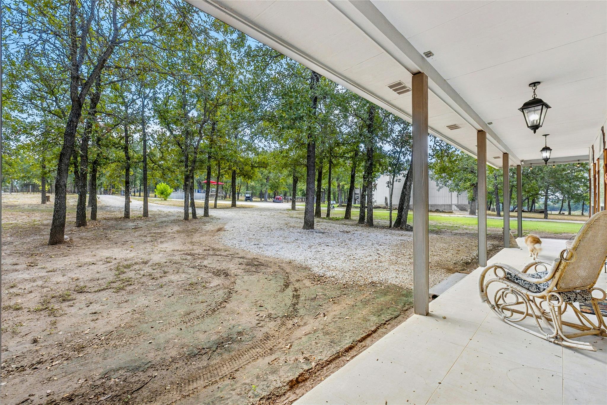 412 Woody Hollow Rd, Luling, TX 78648
