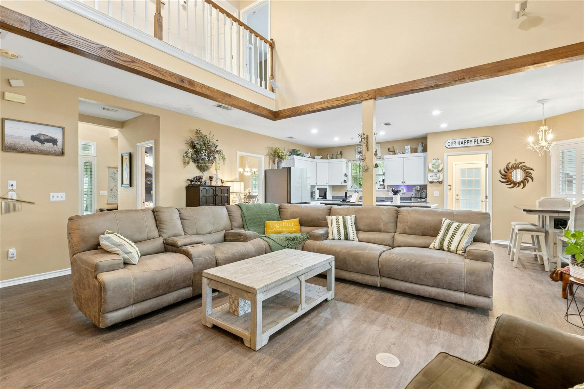 412 Woody Hollow Rd, Luling, TX 78648