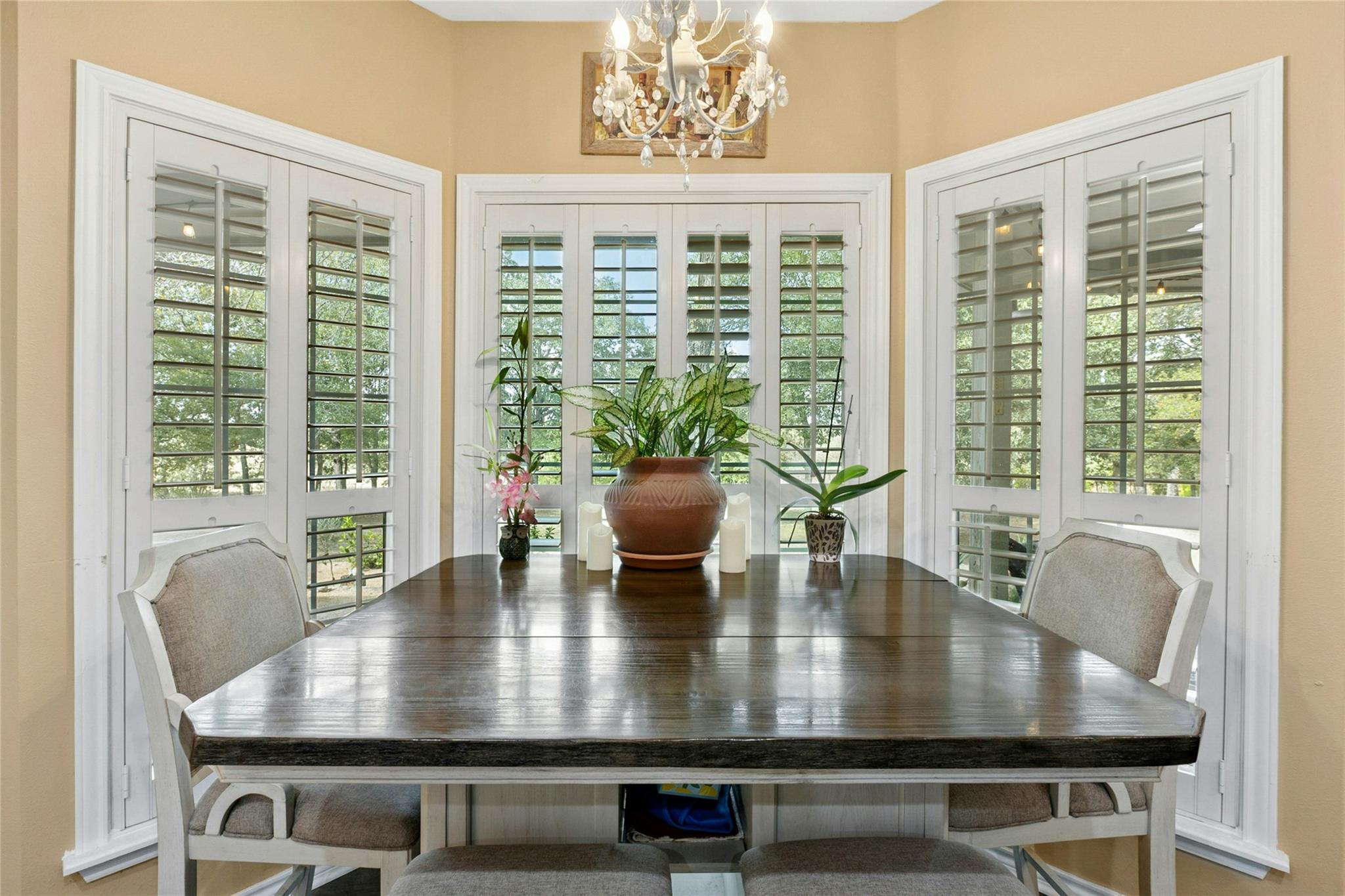 412 Woody Hollow Rd, Luling, TX 78648