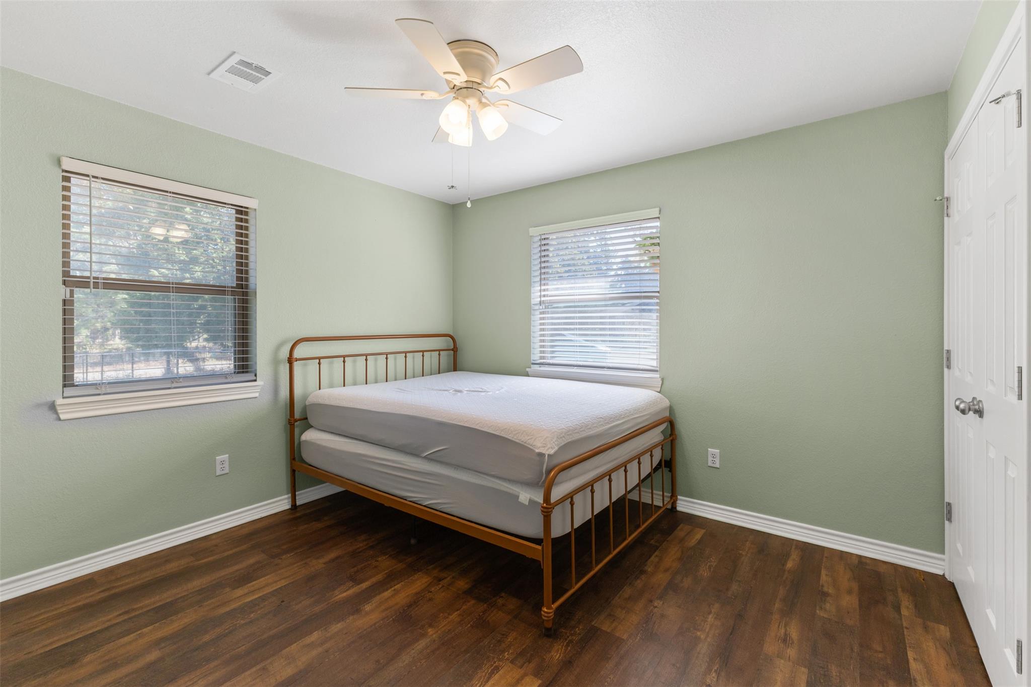 316 Holly Dr, Caldwell, TX 77836