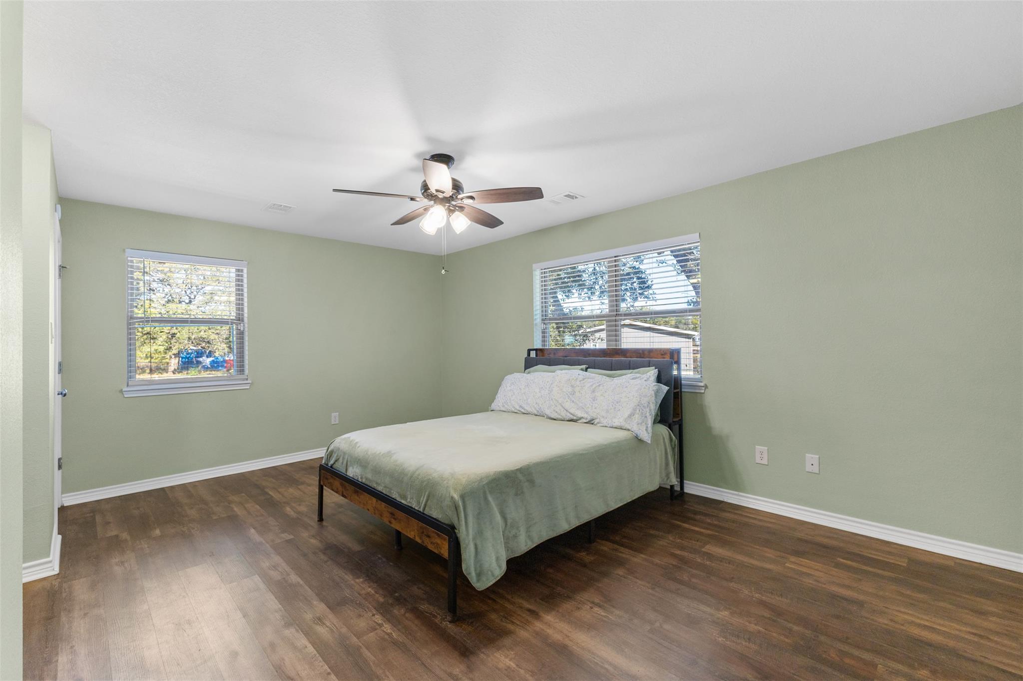 316 Holly Dr, Caldwell, TX 77836