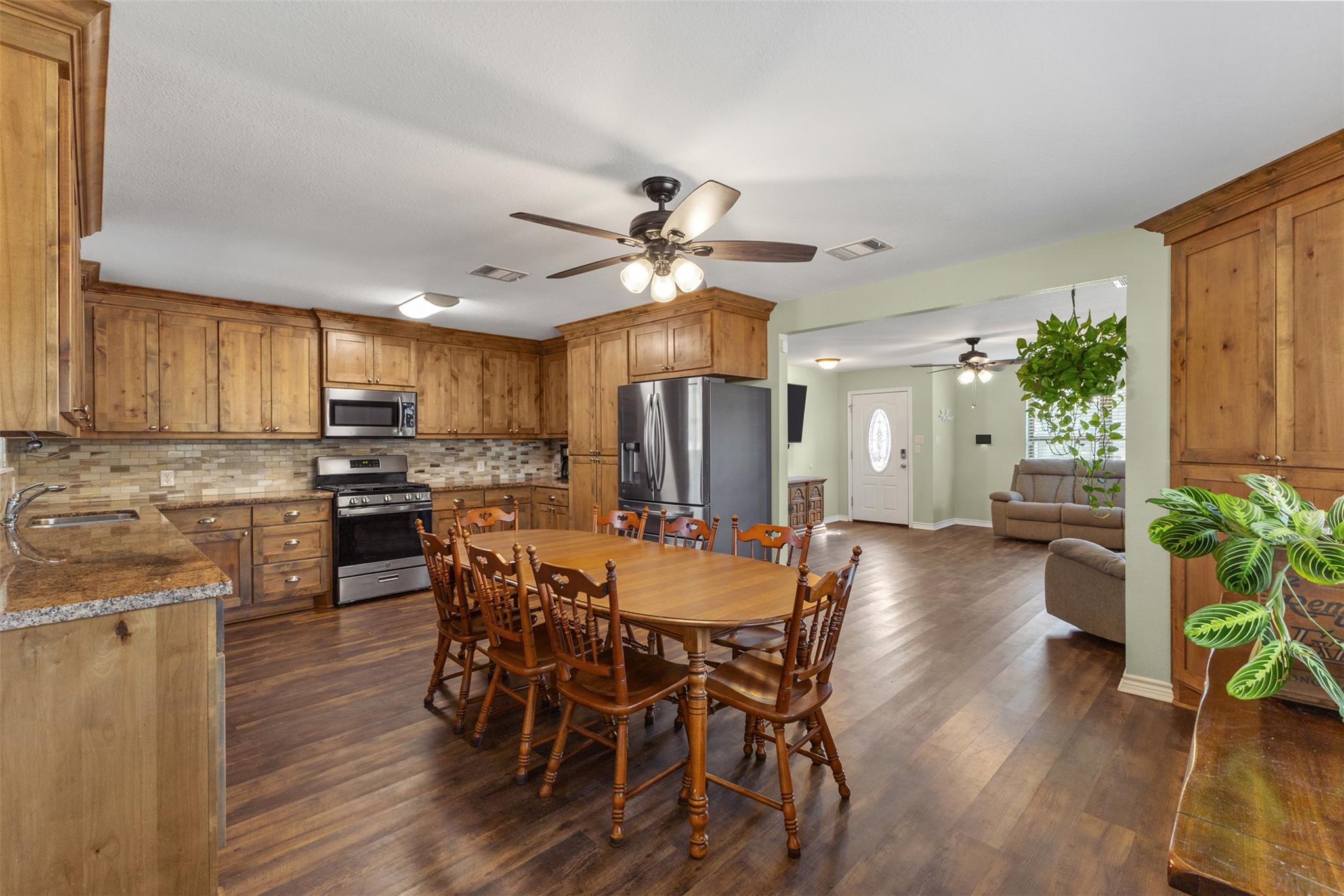 316 Holly Dr, Caldwell, TX 77836