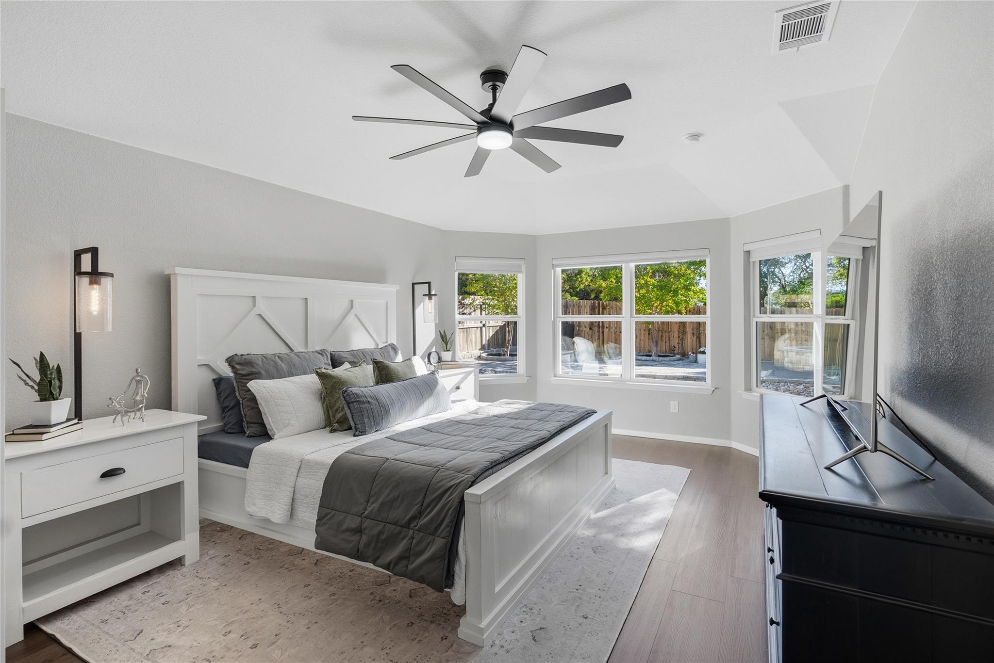 3005 Newton Dr, Lago Vista, TX 78645