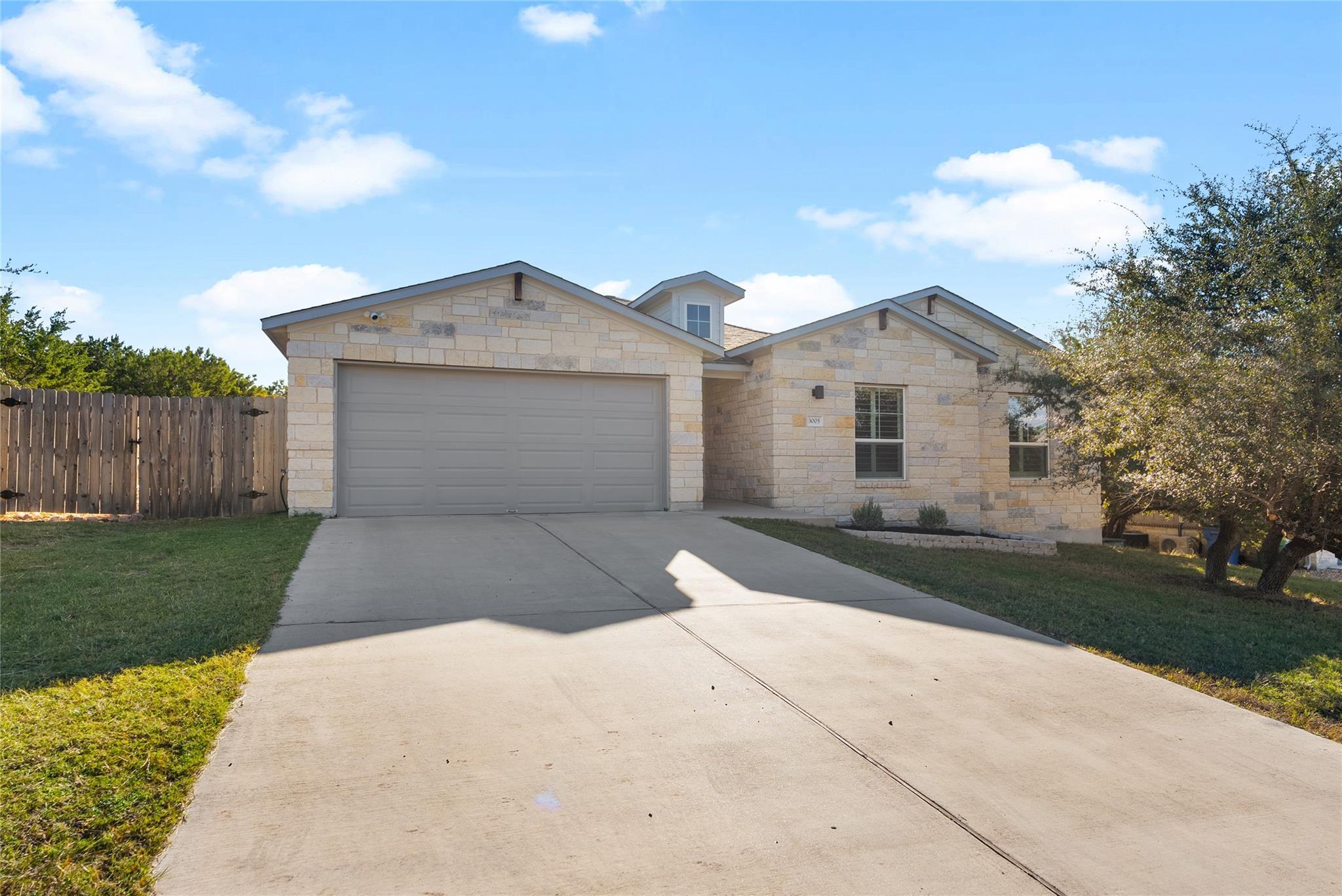 3005 Newton Dr, Lago Vista, TX 78645