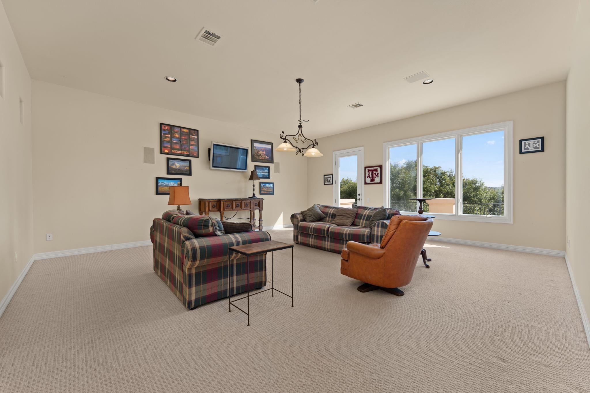 201 BELLA CIMA Dr, Austin, TX 78734