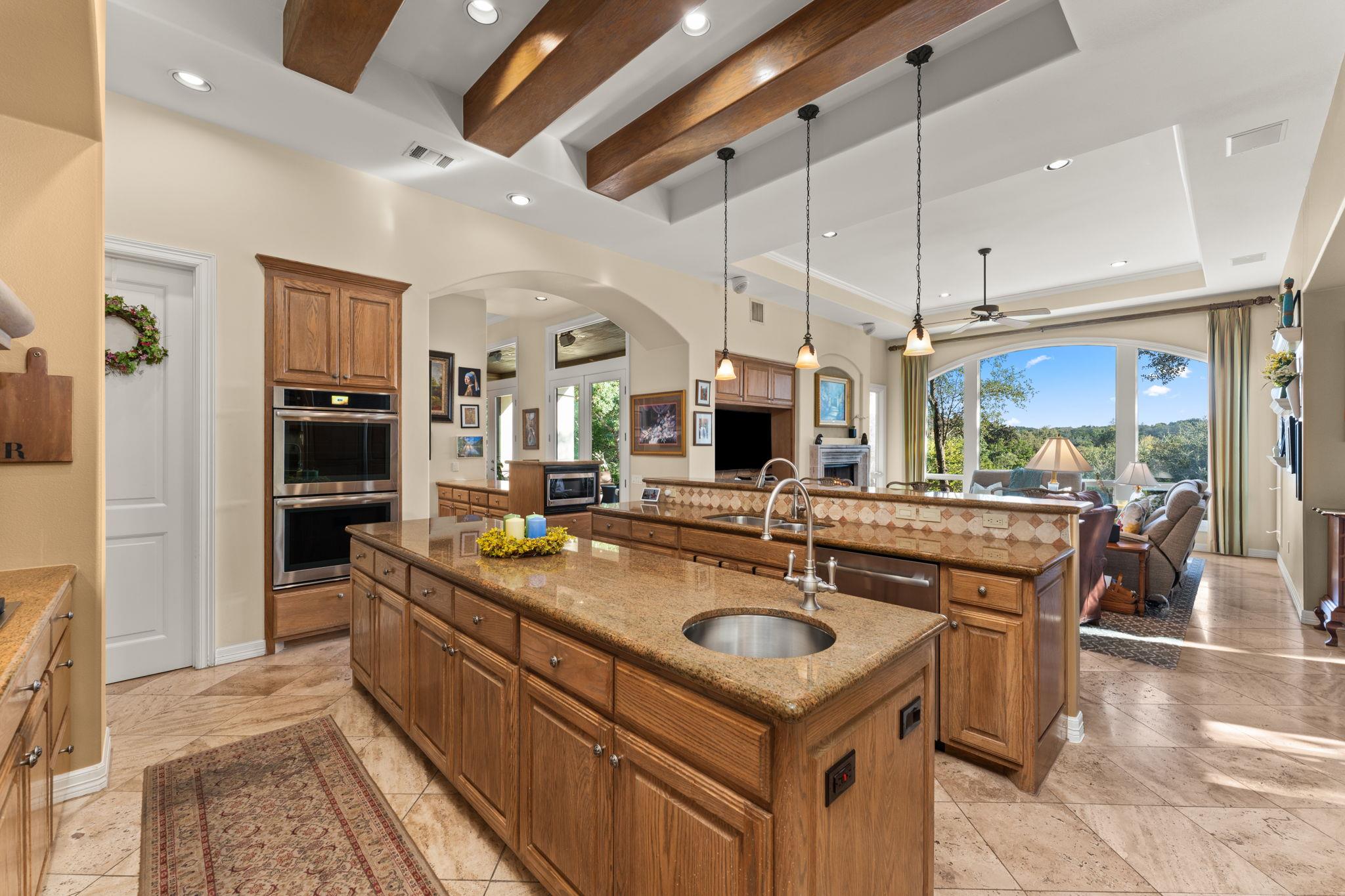 201 BELLA CIMA Dr, Austin, TX 78734