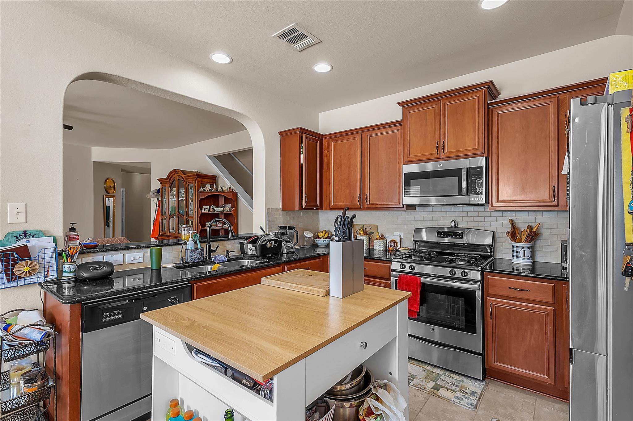 206 Linden Ln, San Marcos, TX 78666