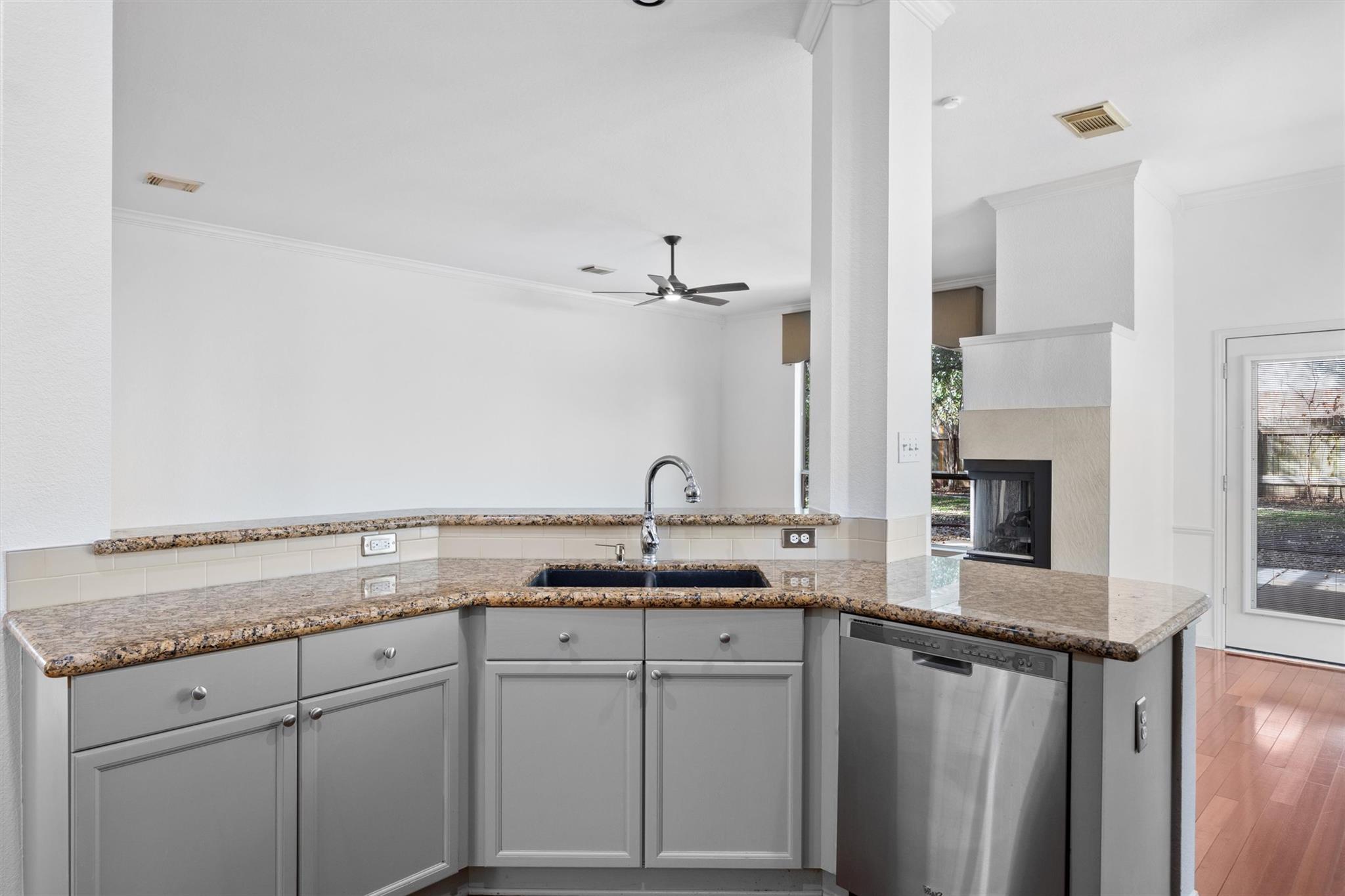 7124 Quimper Ln, Austin, TX 78749