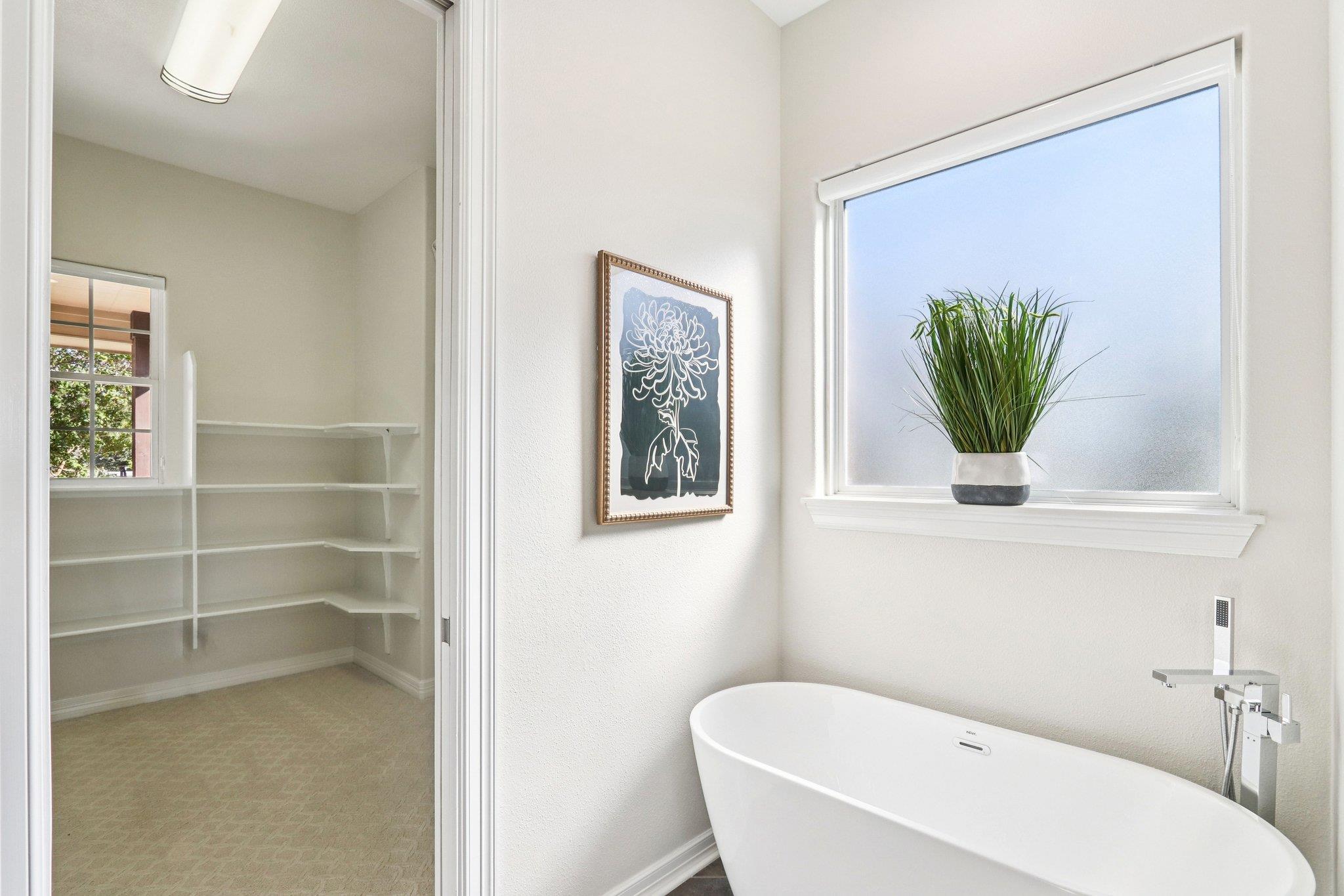 3207 Crystal Falls Pkwy, Leander, TX 78641