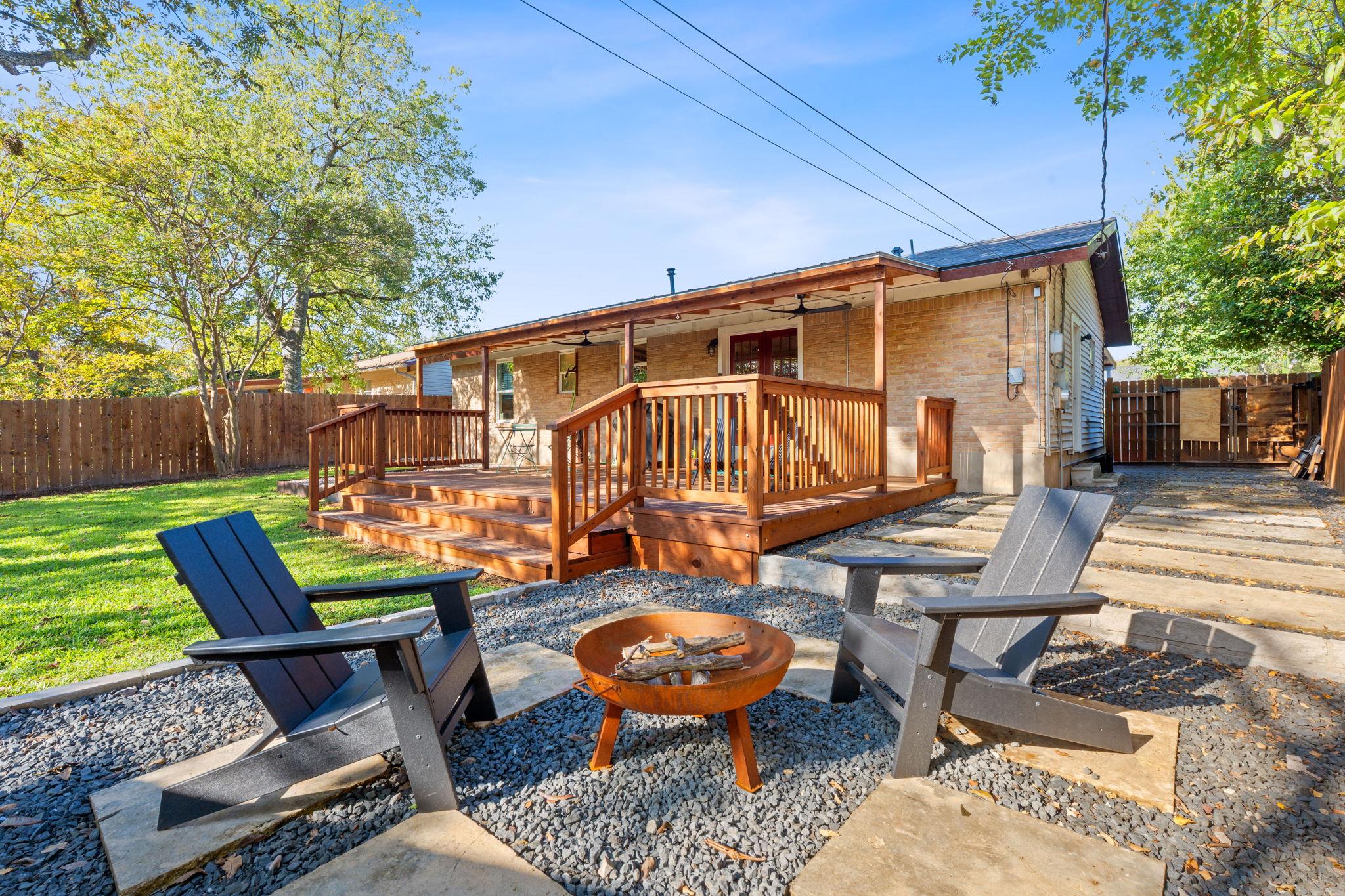 8801 Redfield Ln, Austin, TX 78758