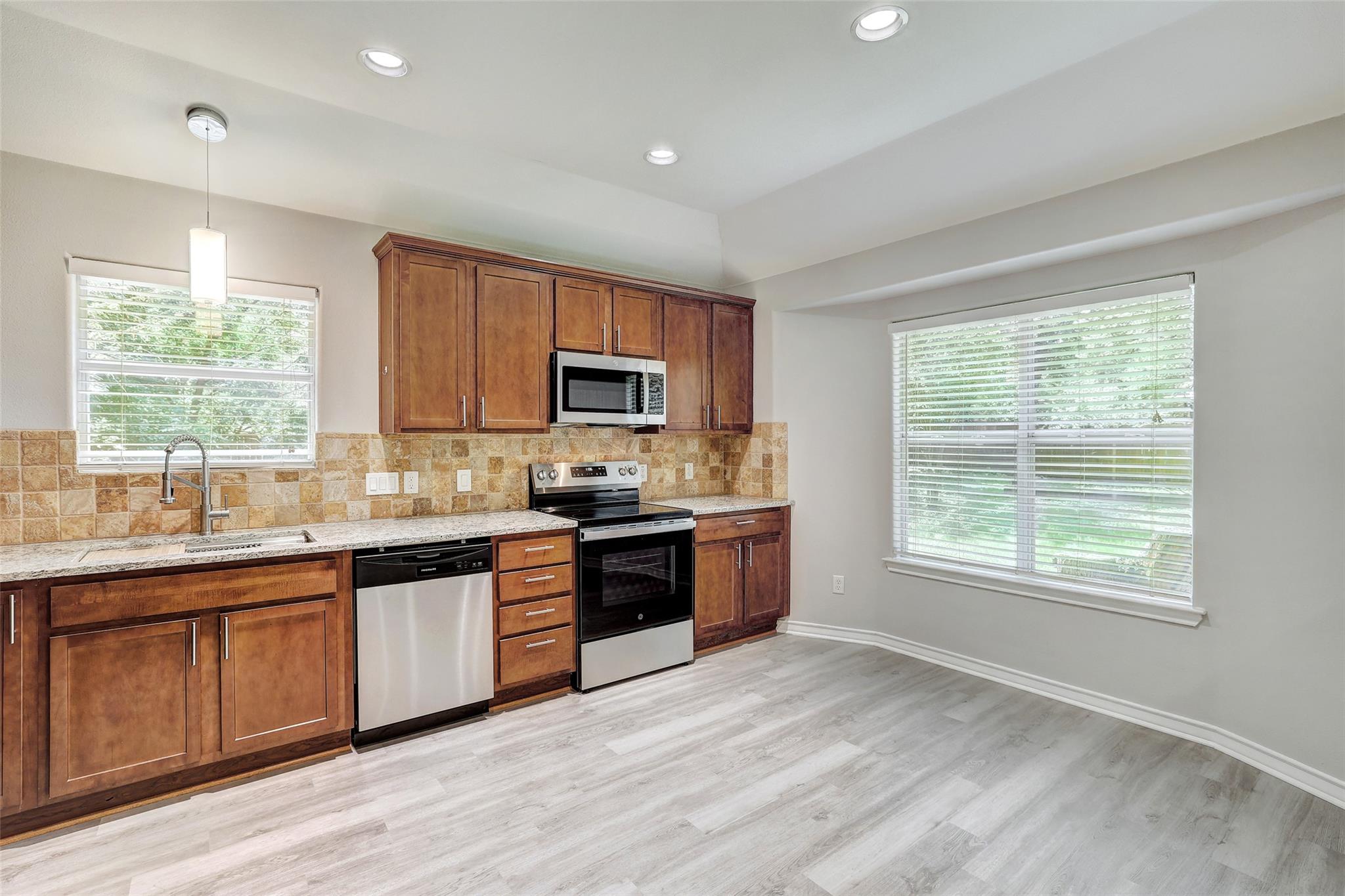 1106 Serenada Dr, Georgetown, TX 78628