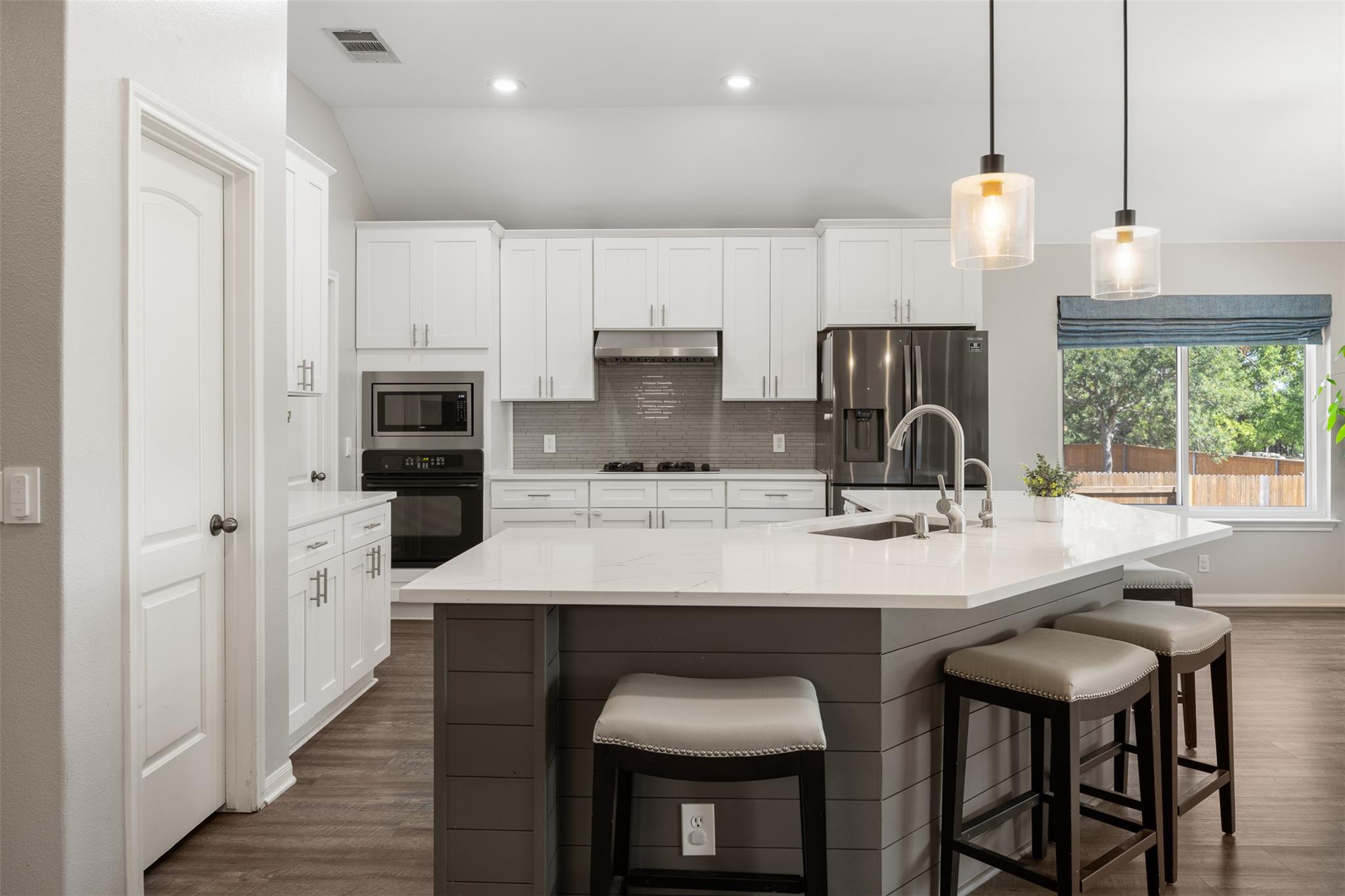 140 Stratton Ct, Austin, TX 78737