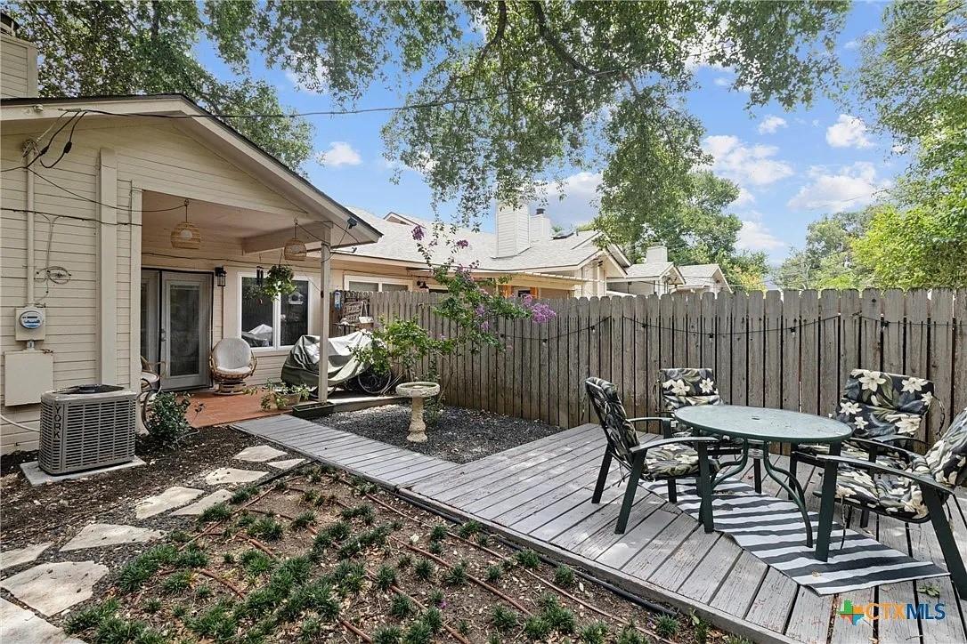 313 Quarry St, San Marcos, TX 78666