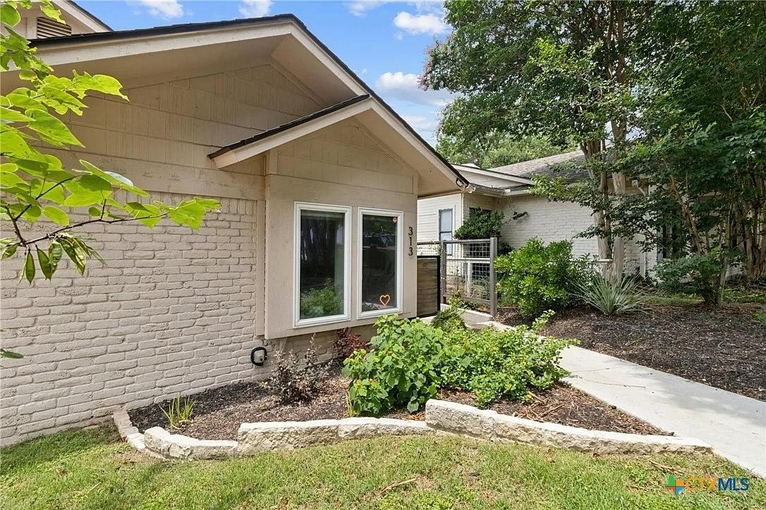 313 Quarry St, San Marcos, TX 78666