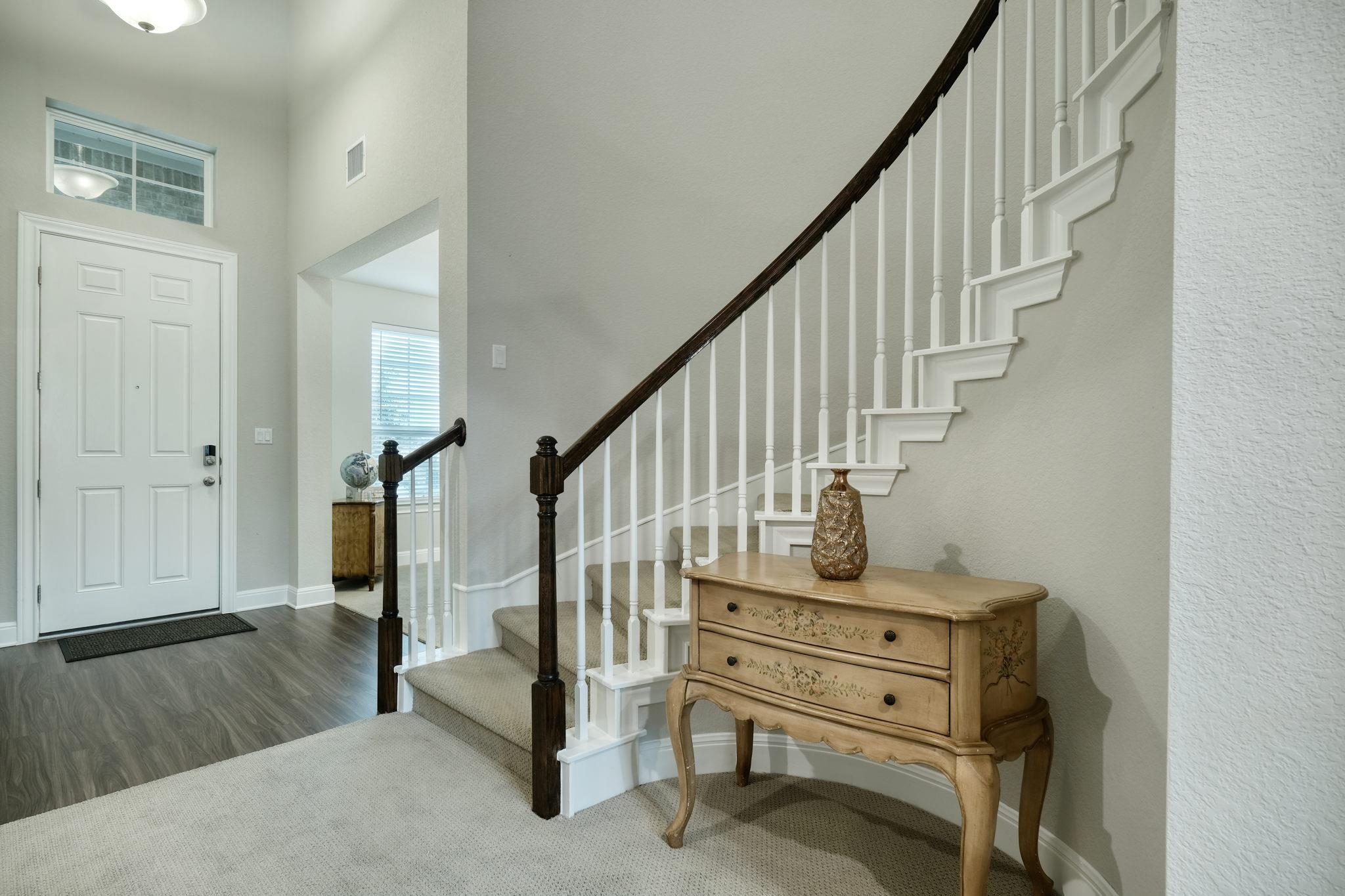 187 Glass Mountains Way, Dripping Springs, TX 78620