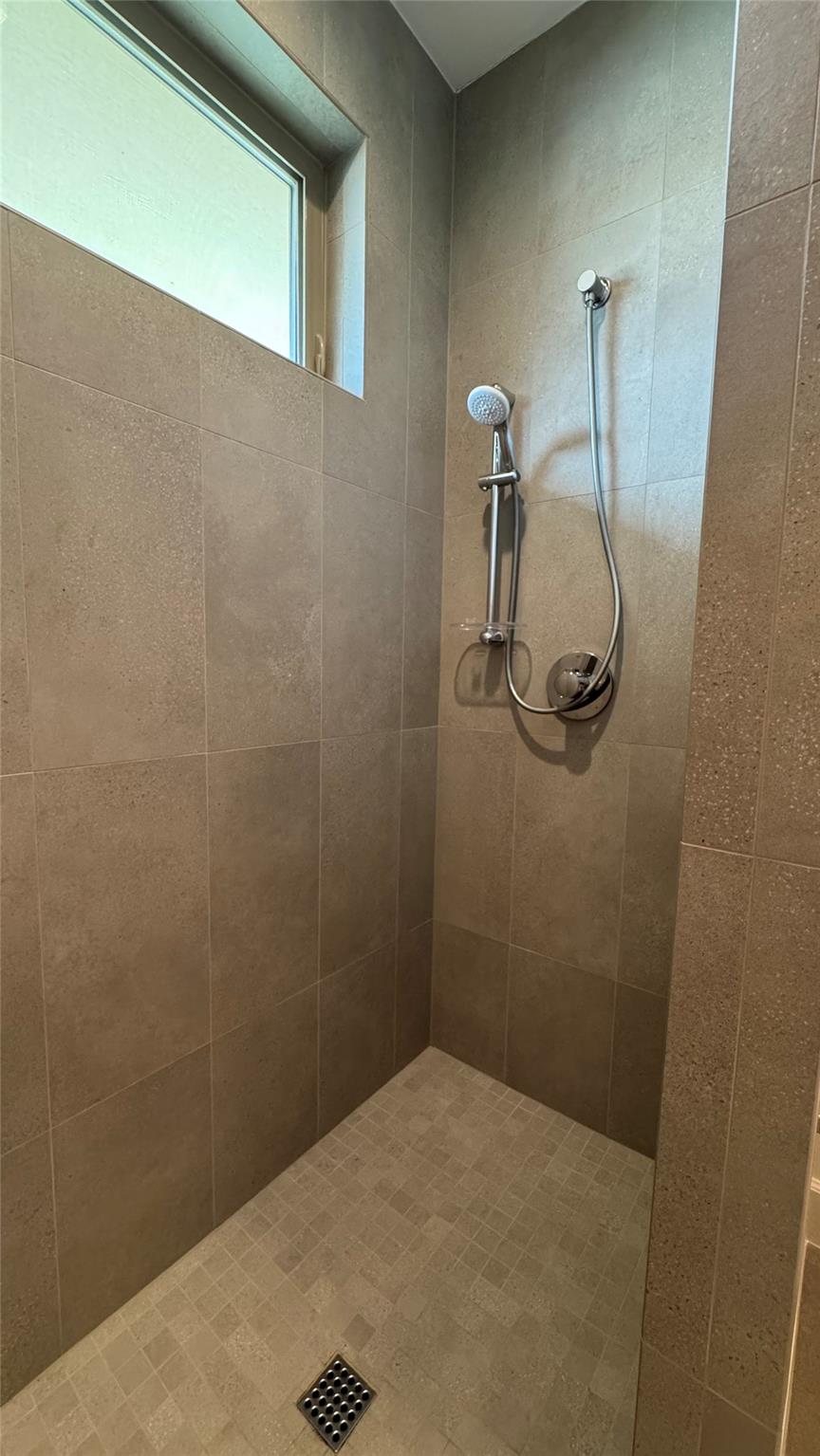 405 Spicewood Trails Dr, Spicewood, TX 78669