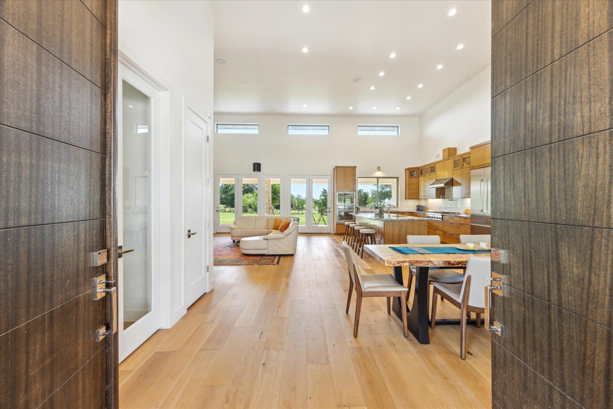 405 Spicewood Trails Dr, Spicewood, TX 78669