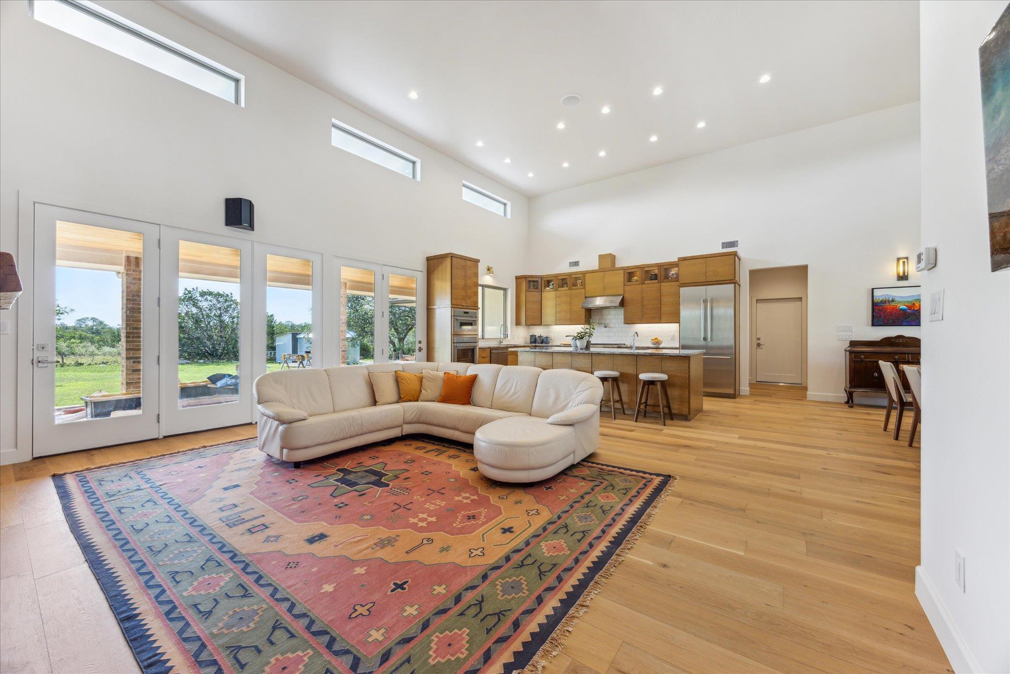 405 Spicewood Trails Dr, Spicewood, TX 78669