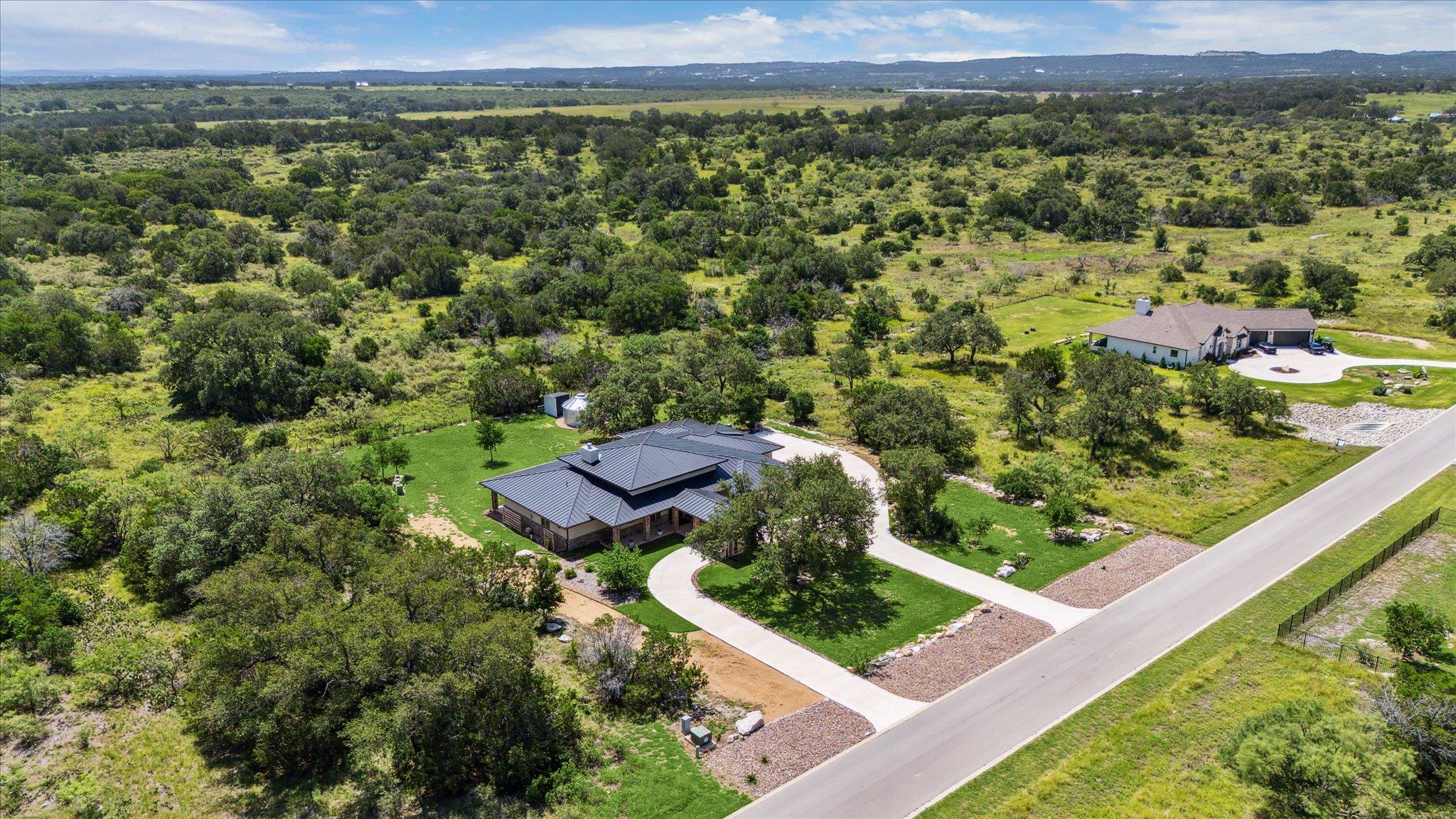 405 Spicewood Trails Dr, Spicewood, TX 78669